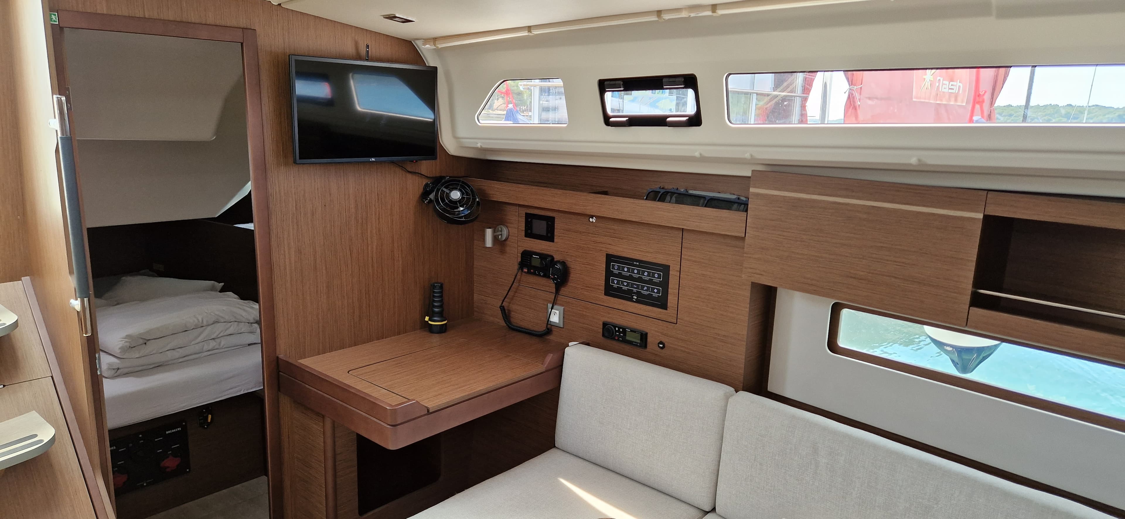 Oceanis 40.1 - photo 17