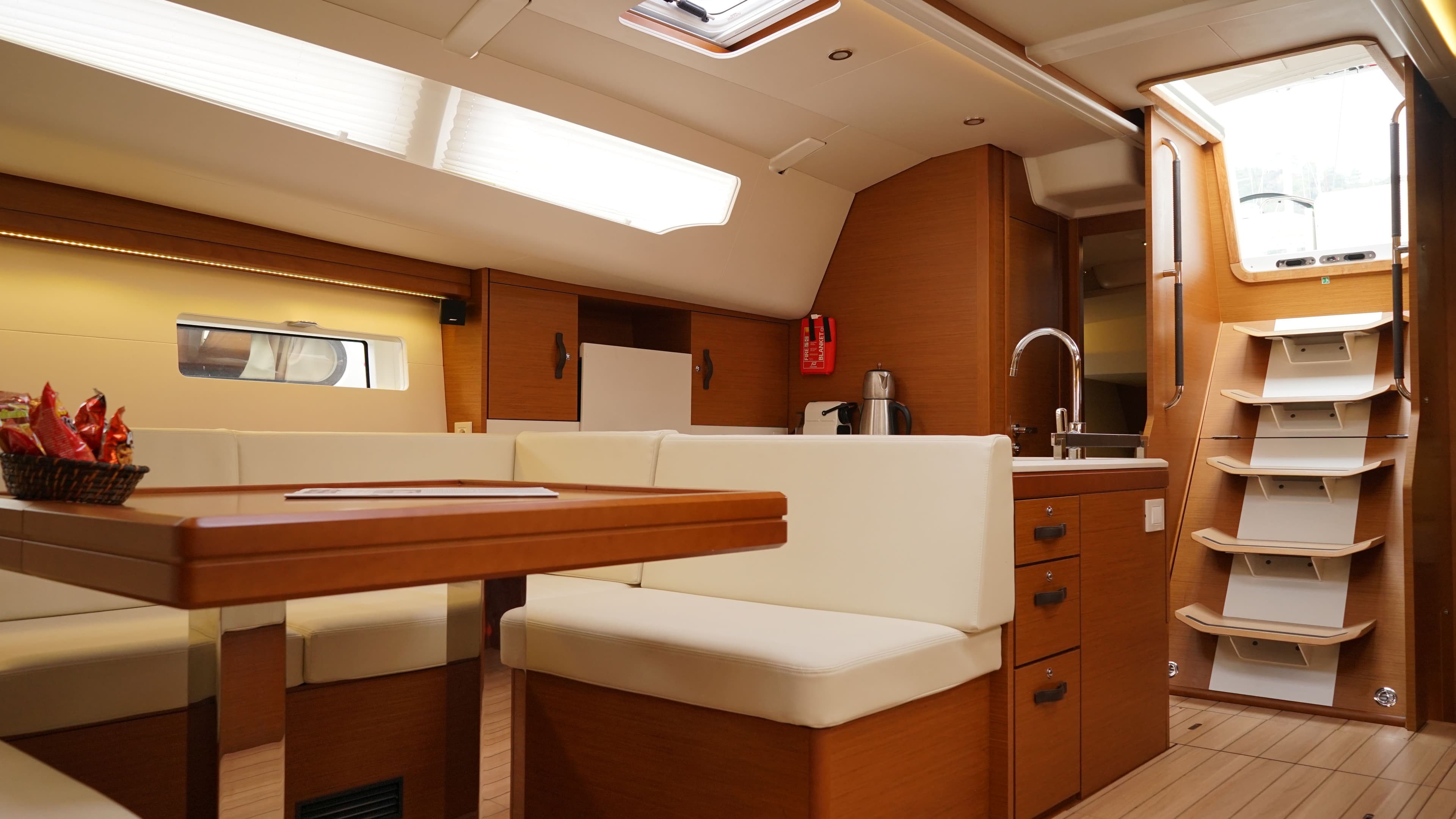 Jeanneau 51 - photo 9