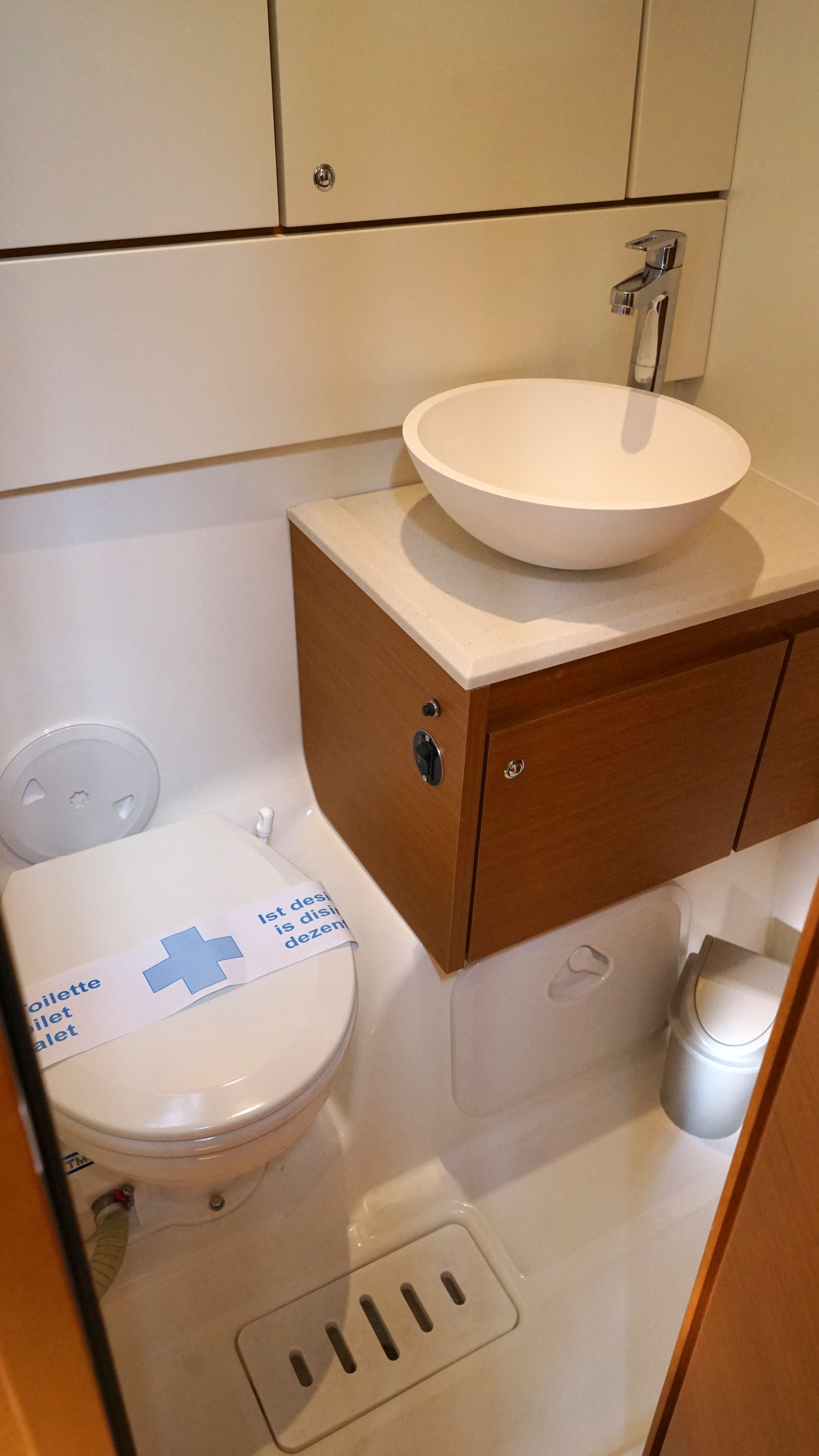 Jeanneau 51 - photo 22