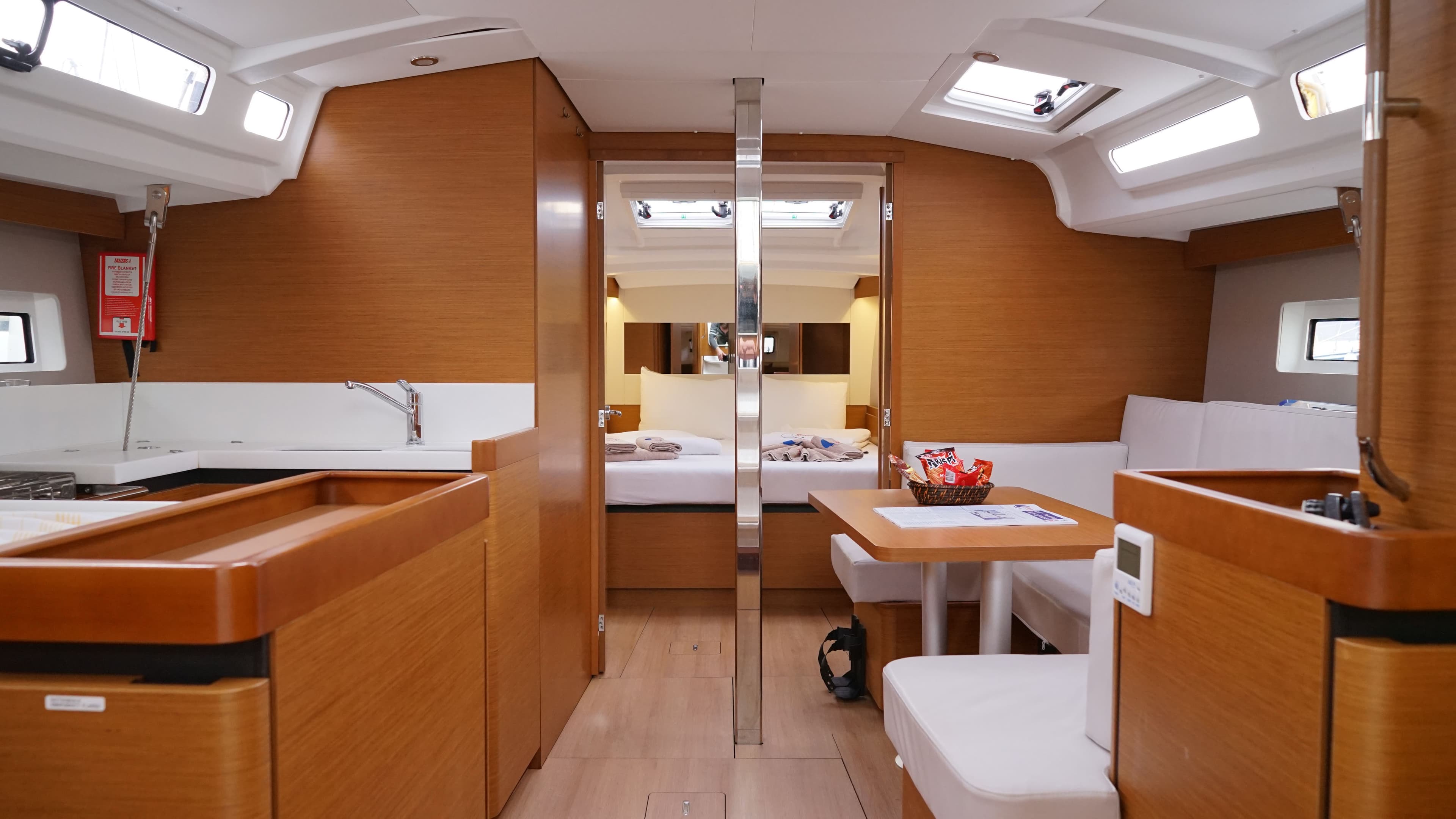 Sun Odyssey 440 - photo 4