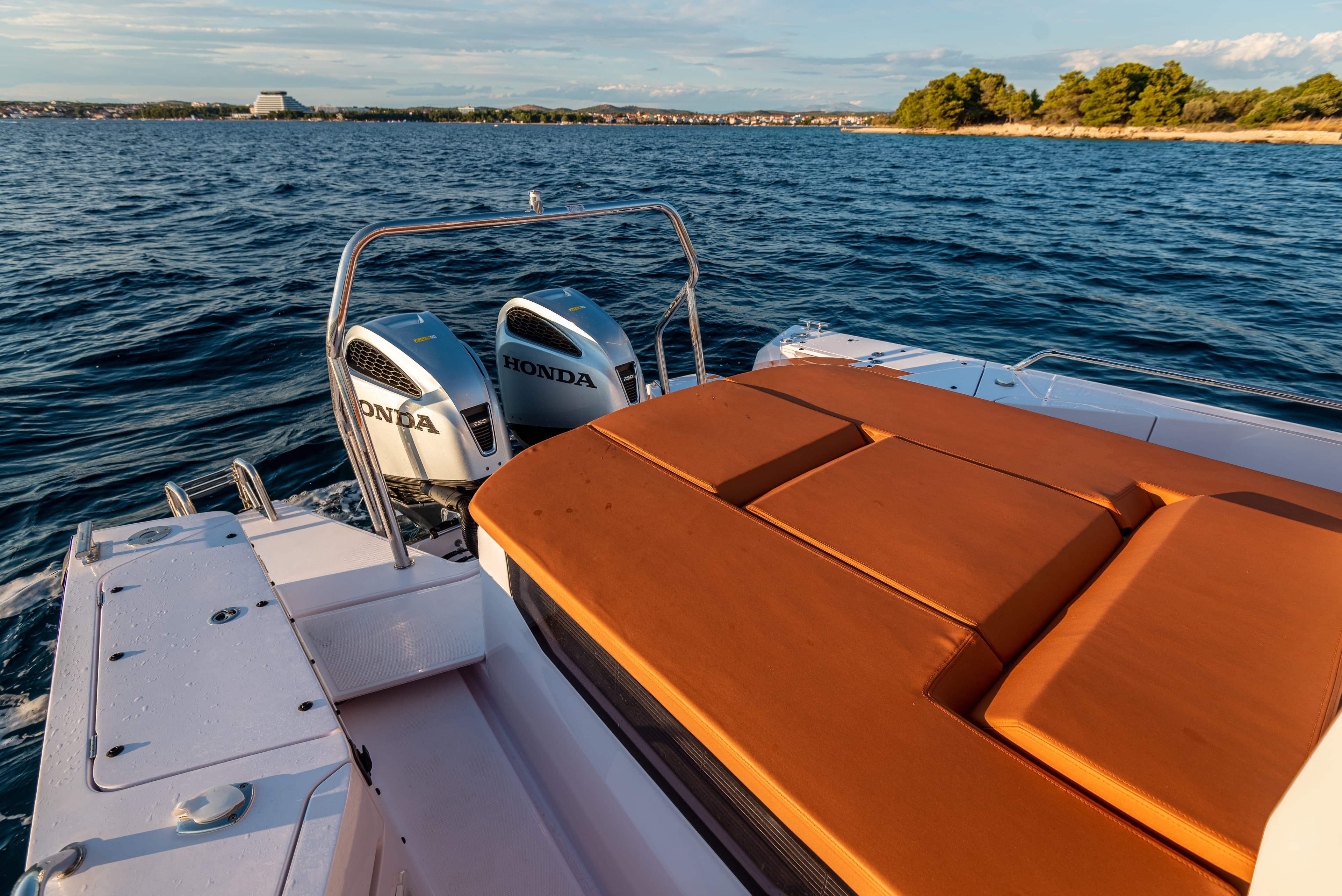 Axopar 37  Sun Top - photo 16