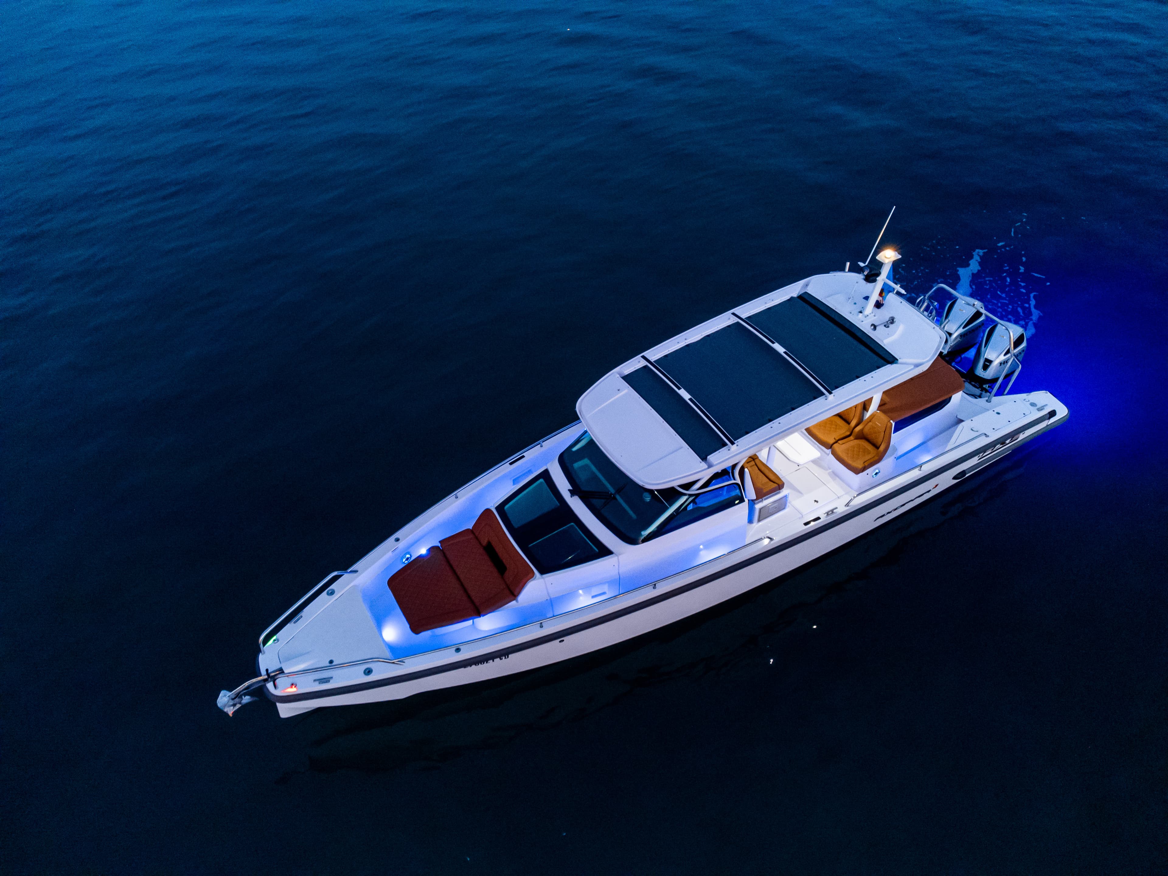 Axopar 37  Sun Top - photo 22