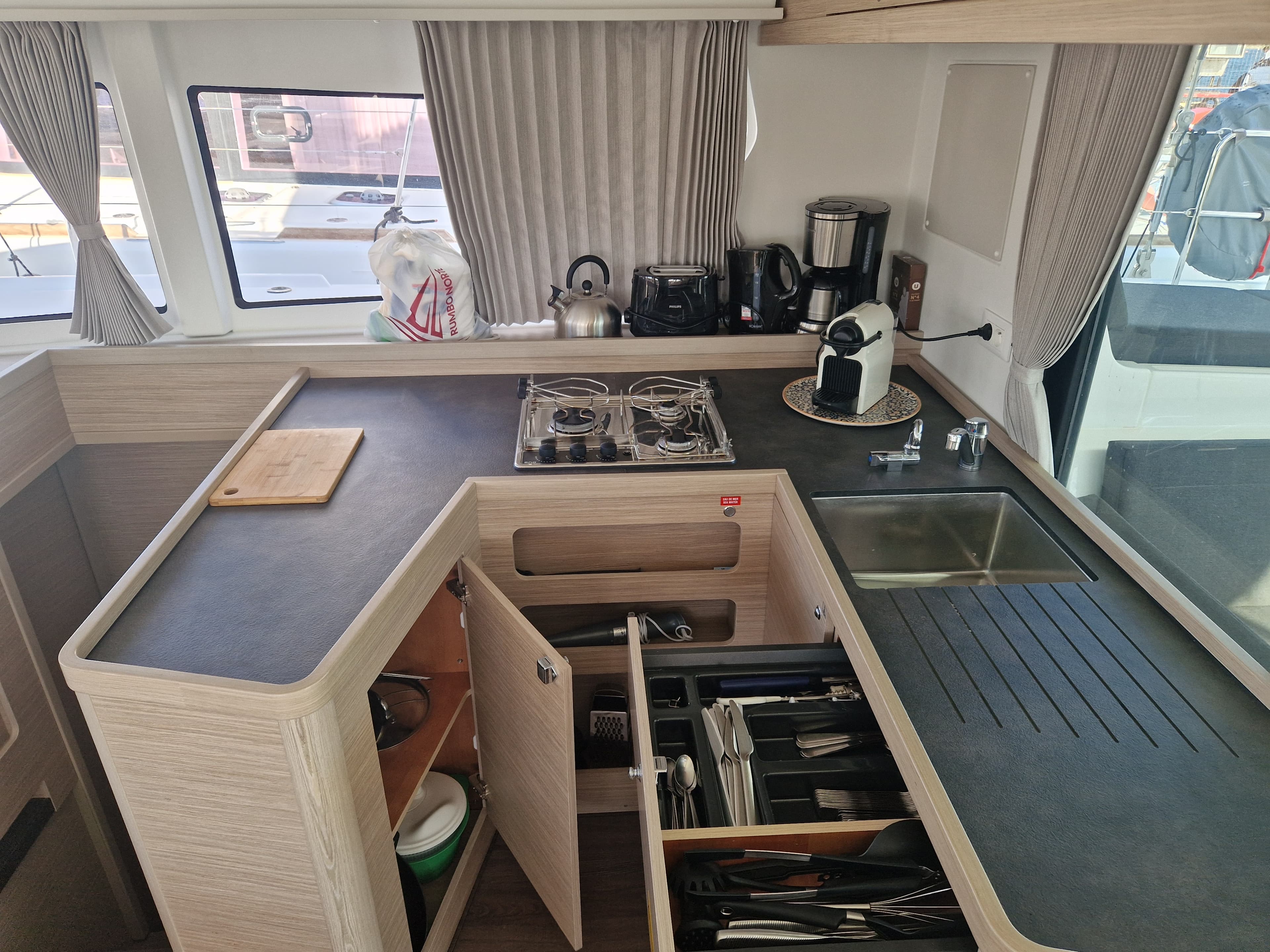 Lagoon 42 - photo 29