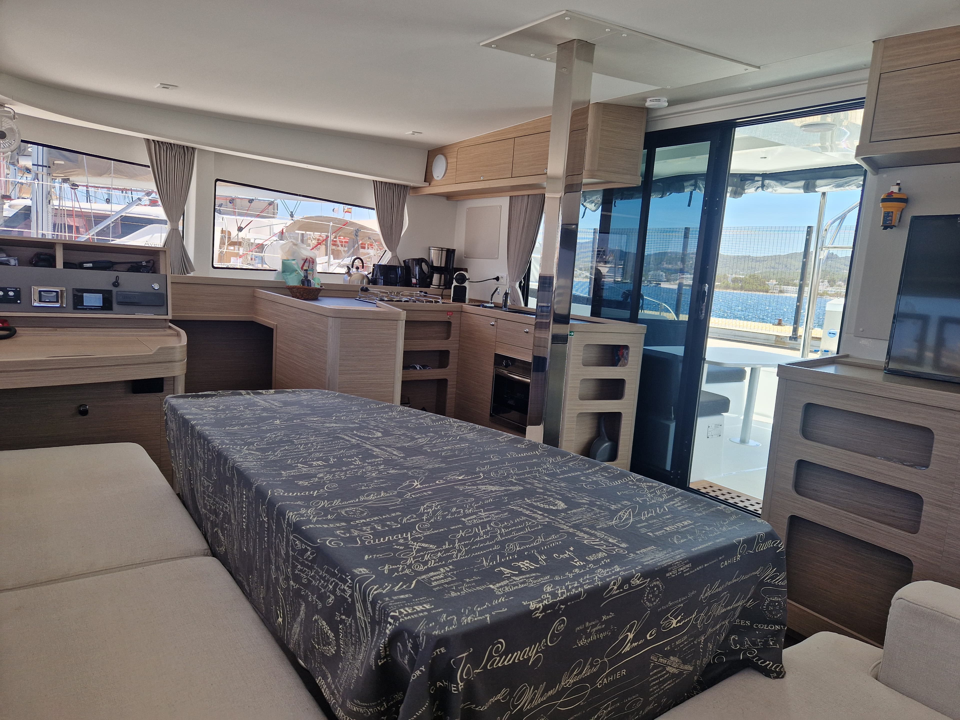 Lagoon 42 - photo 20