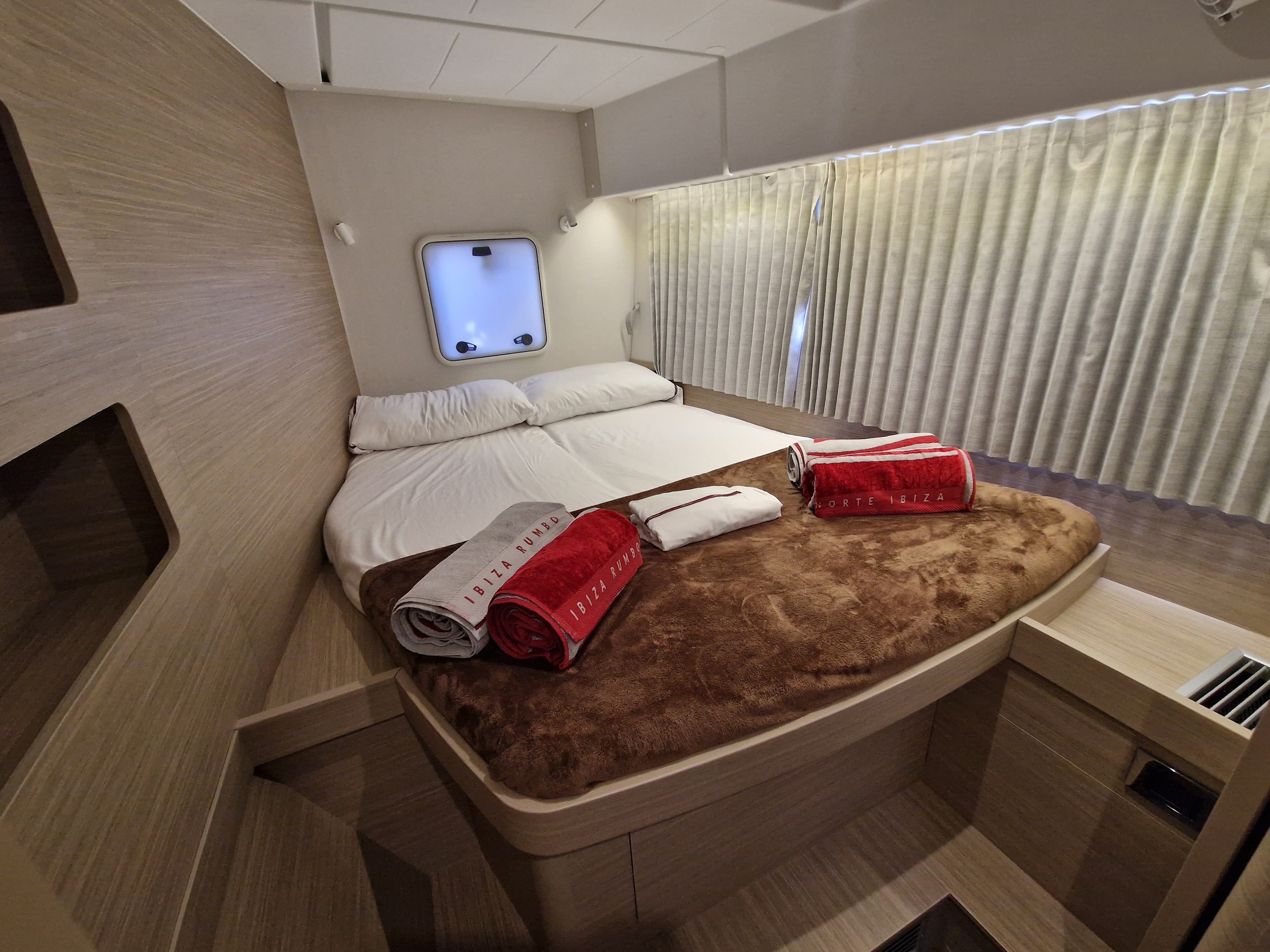 Lagoon 42 - photo 18