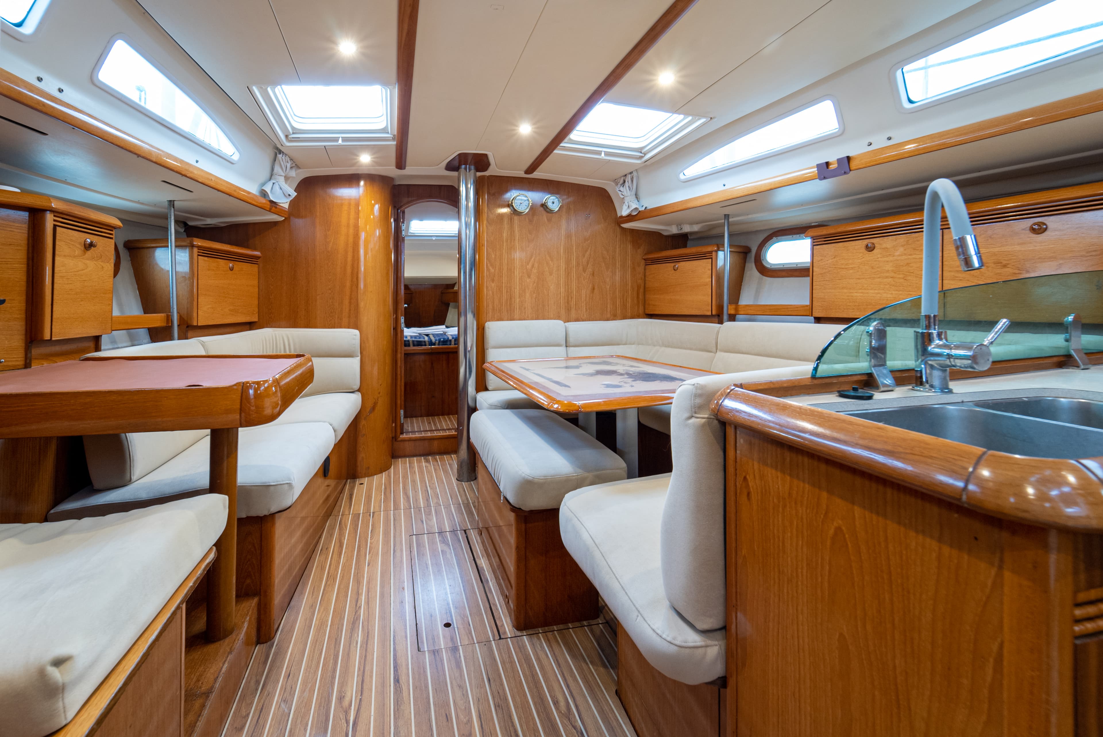 Sun Odyssey 43  - photo 10