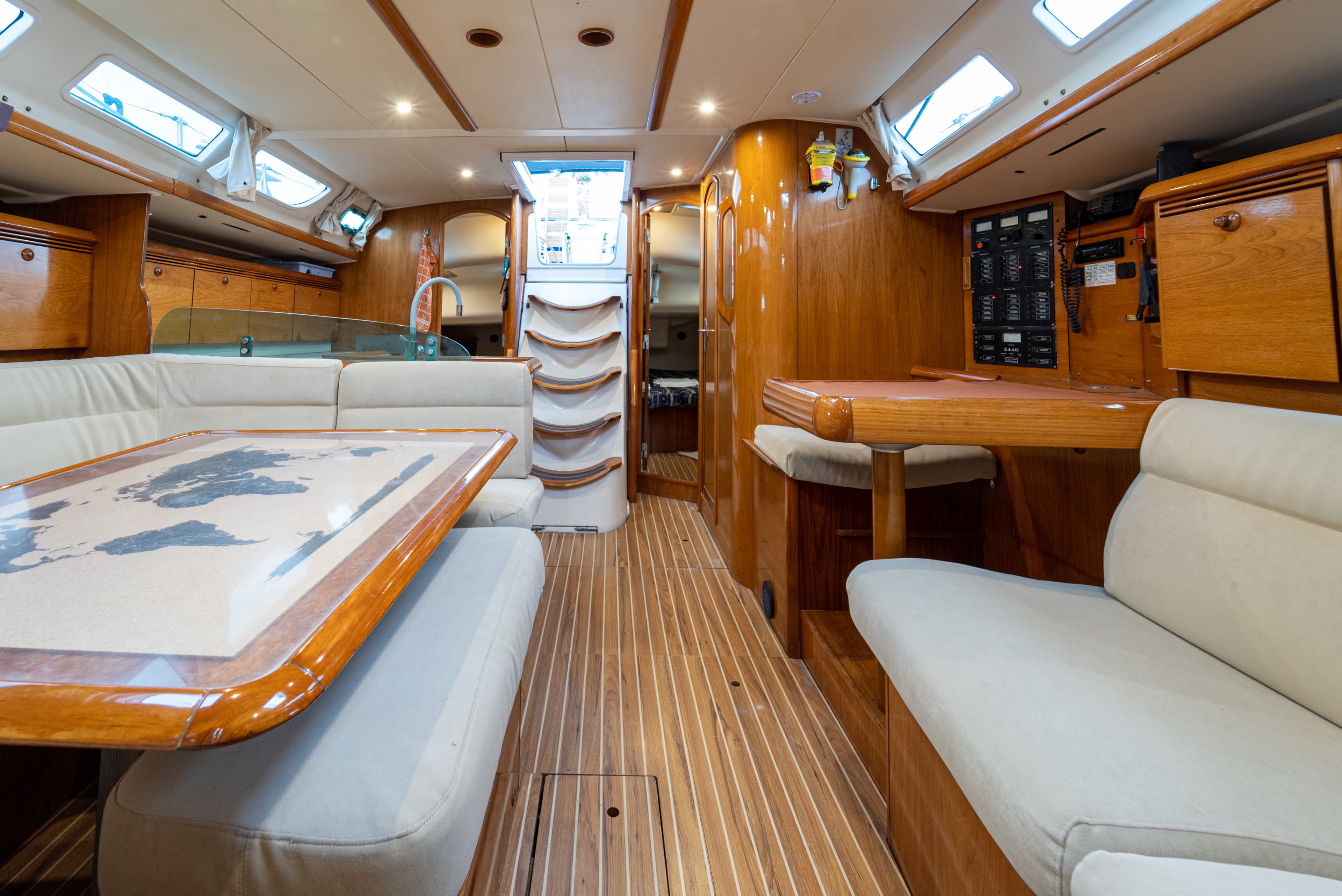 Sun Odyssey 43  - photo 20