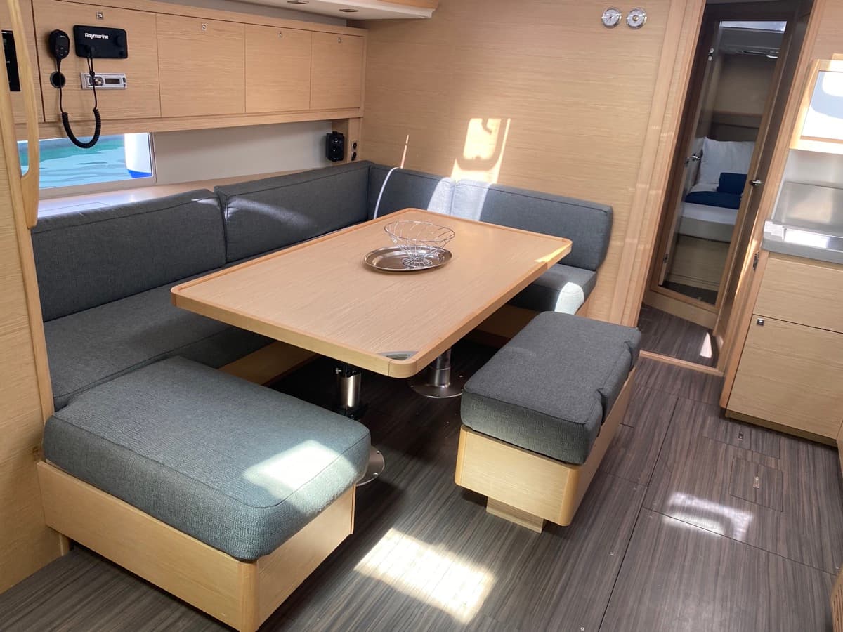 Dufour 470 - photo 12