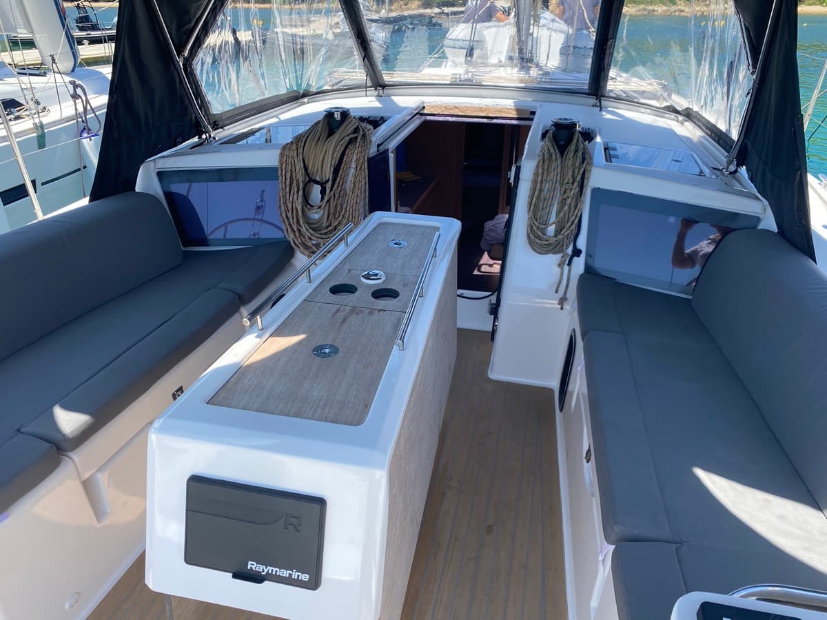 Dufour 390 Grand Large - photo 5