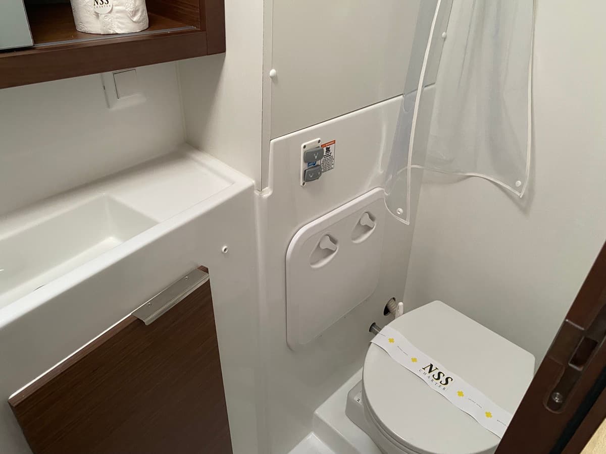 Lagoon 40 - photo 11