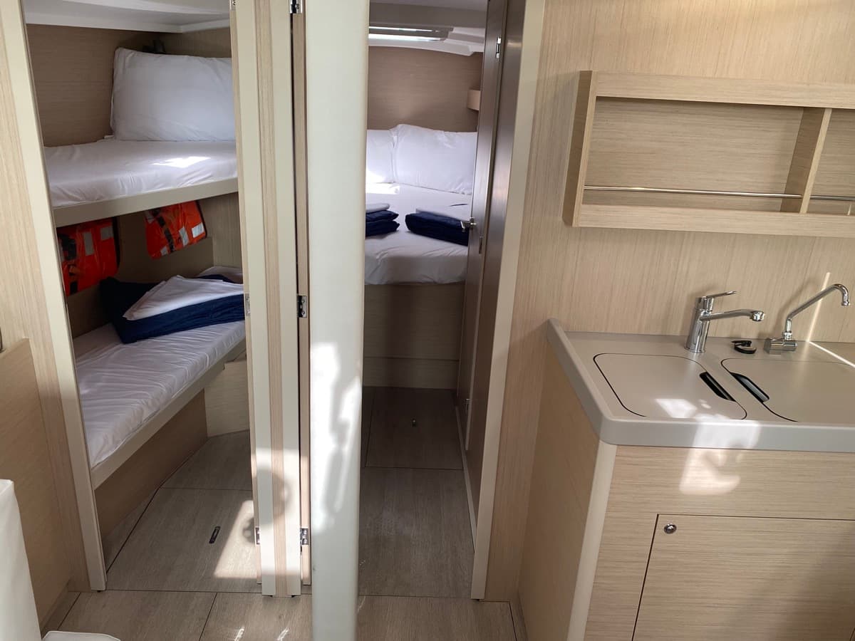 Oceanis 40.1 - photo 30