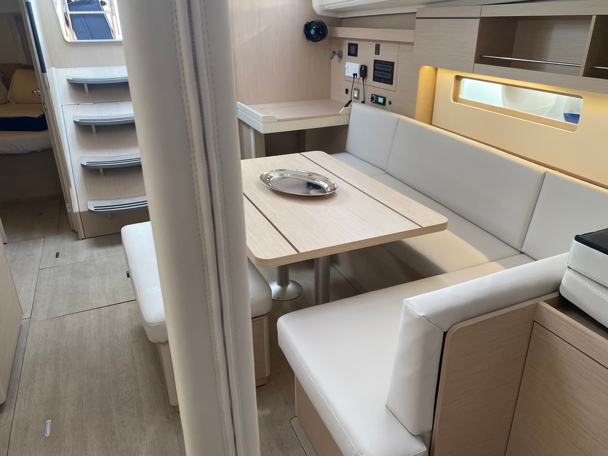 Oceanis 40.1 - photo 18