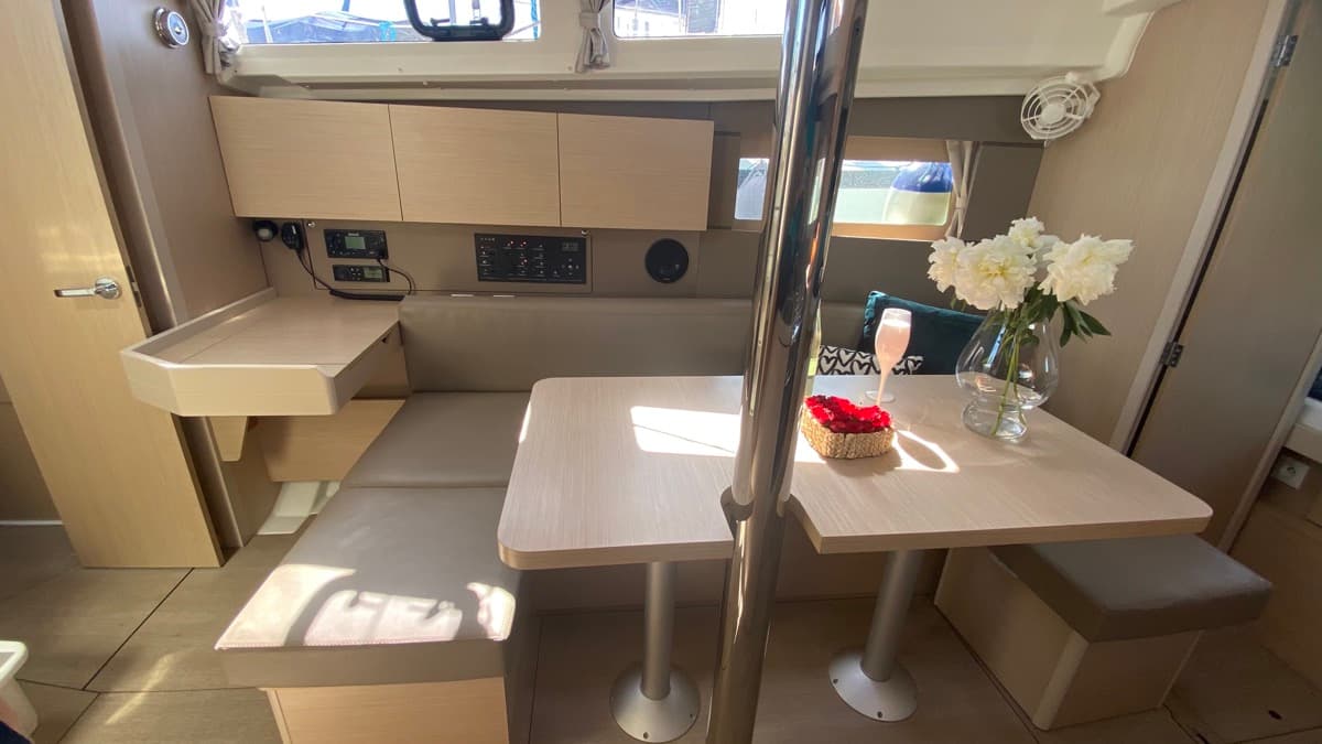 Oceanis 35.1 - photo 5