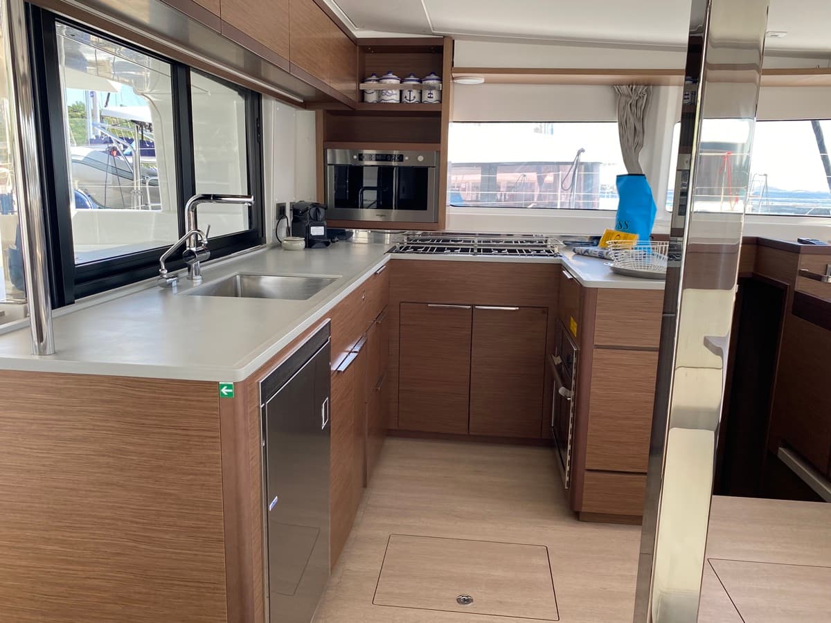 Lagoon 46  - photo 11