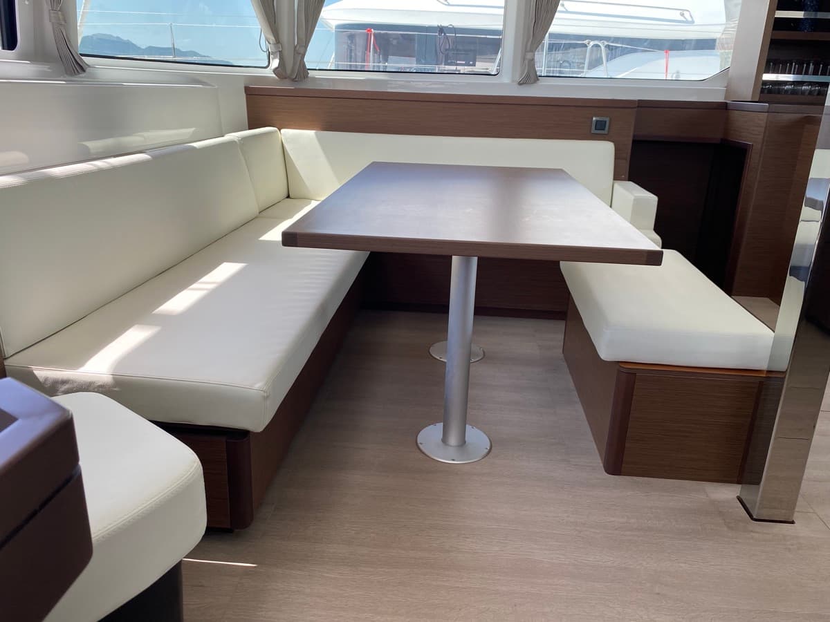 Lagoon 46  - photo 21