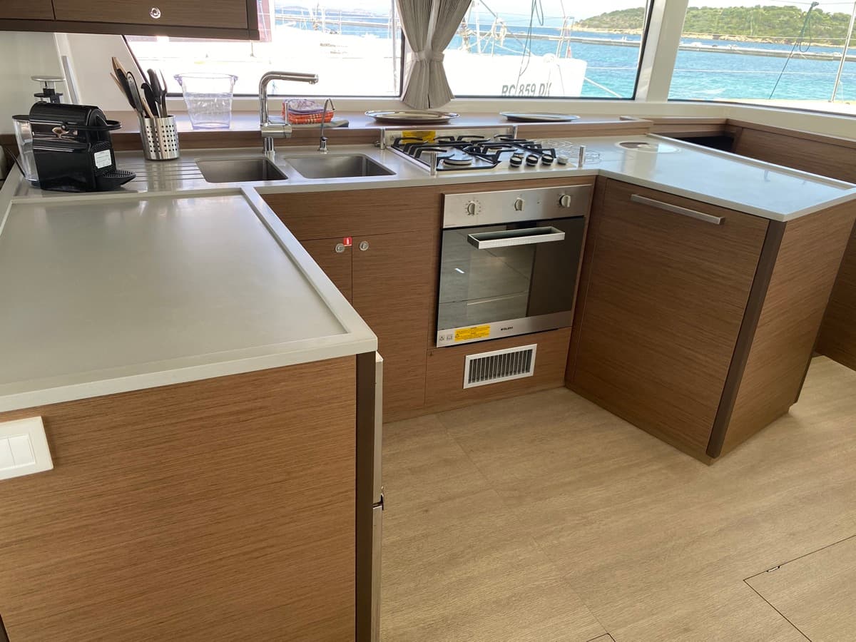 Lagoon 52F - photo 37