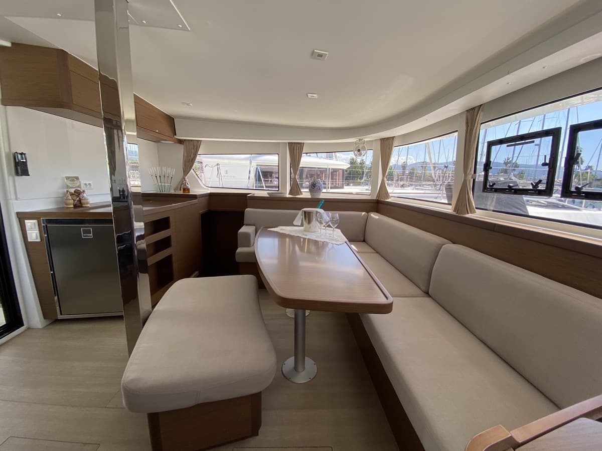 Lagoon 42 - photo 11