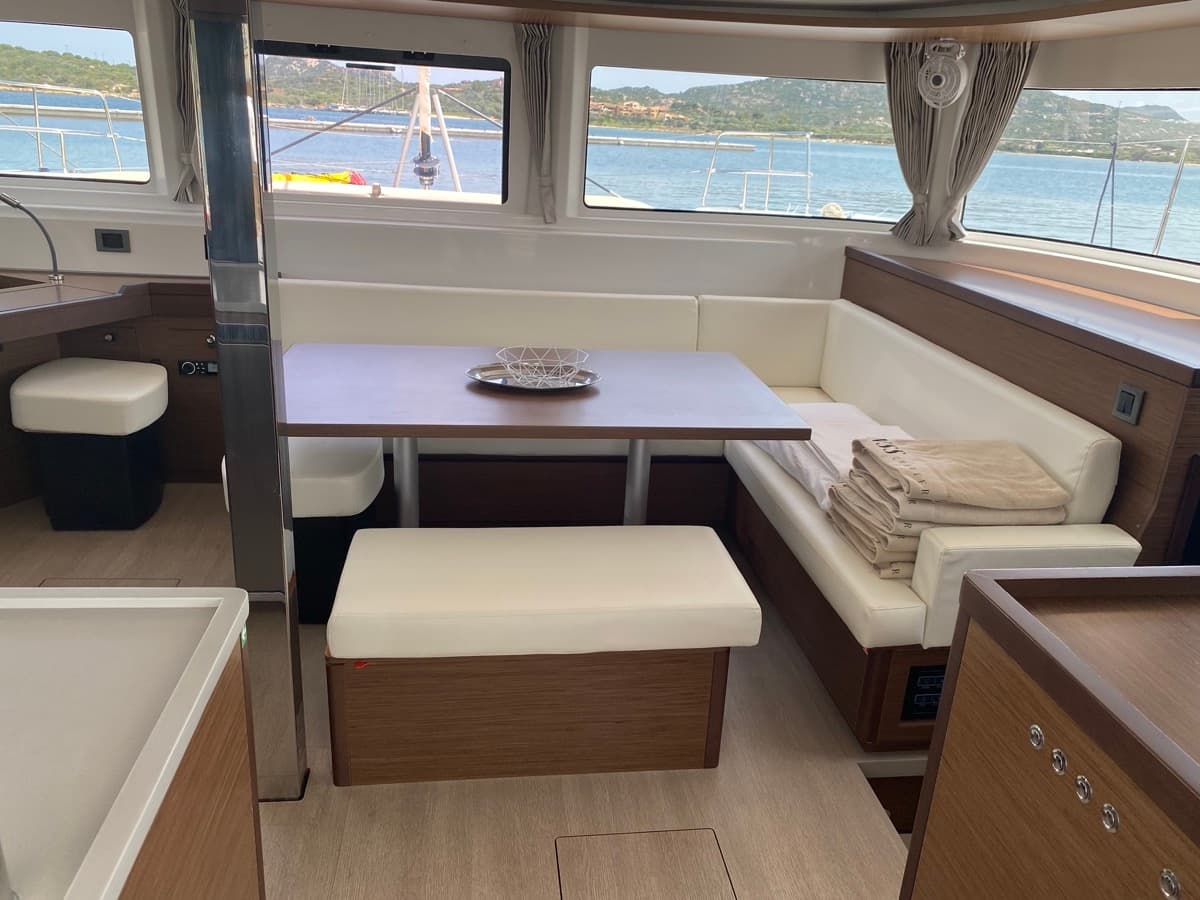 Lagoon 46  - photo 24