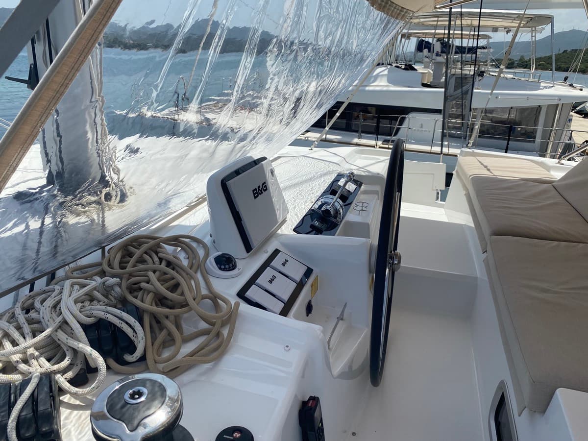 Lagoon 46  - photo 12