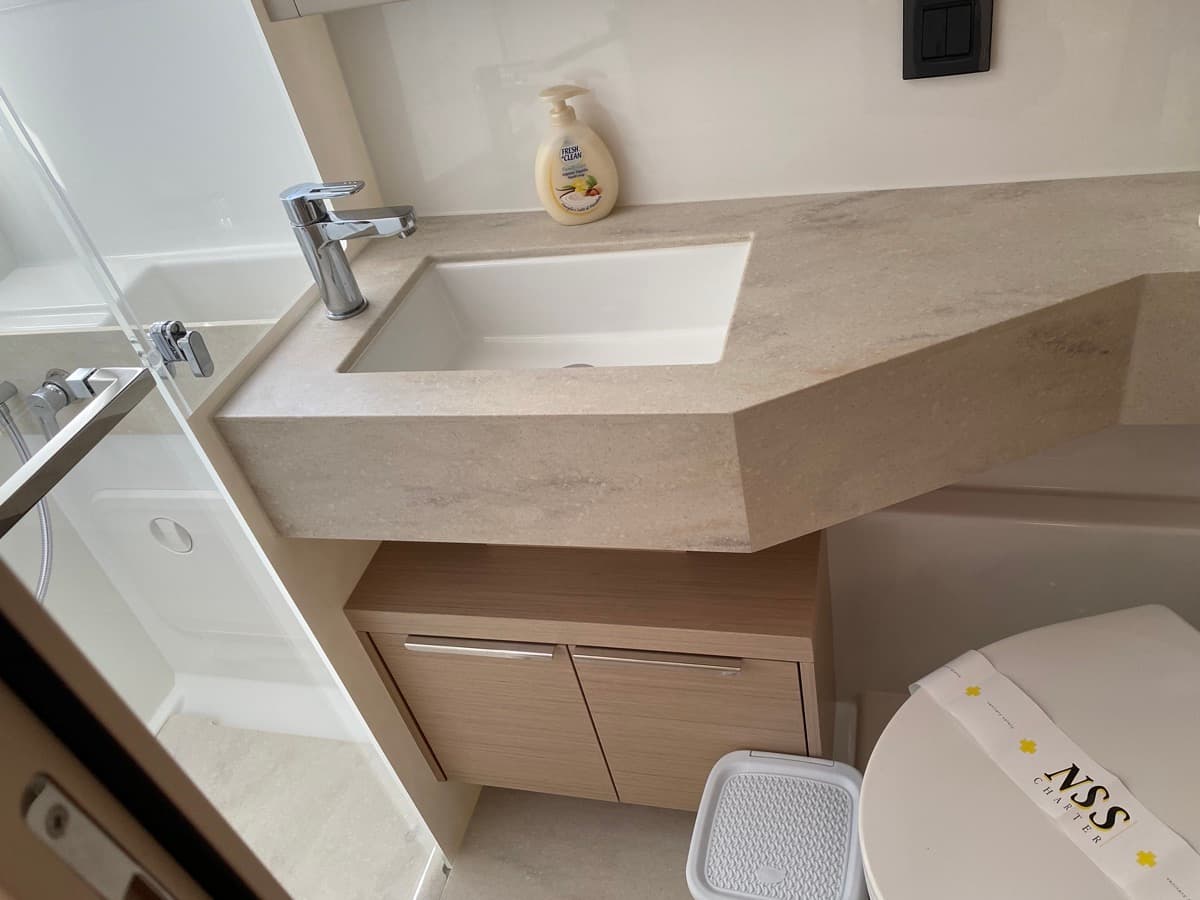 Lagoon 46  - photo 31