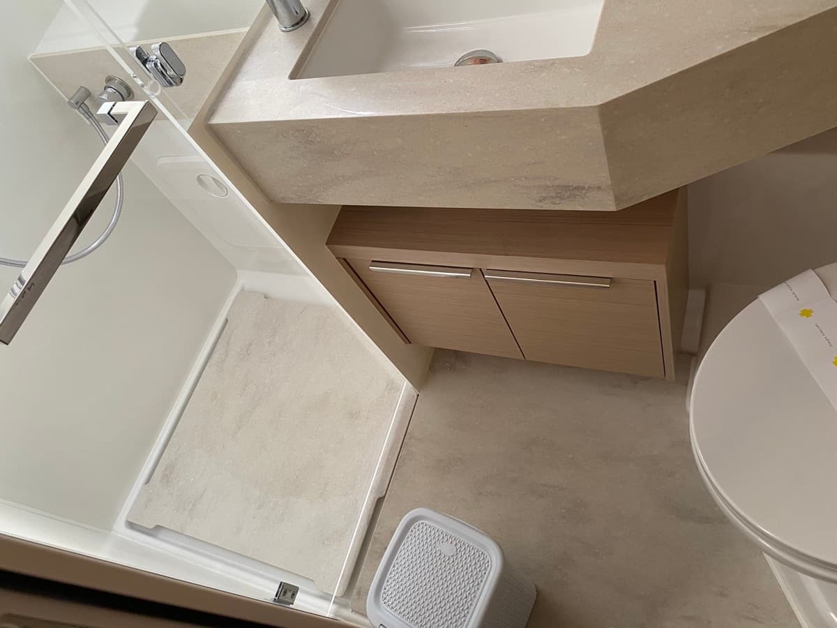 Lagoon 46  - photo 6