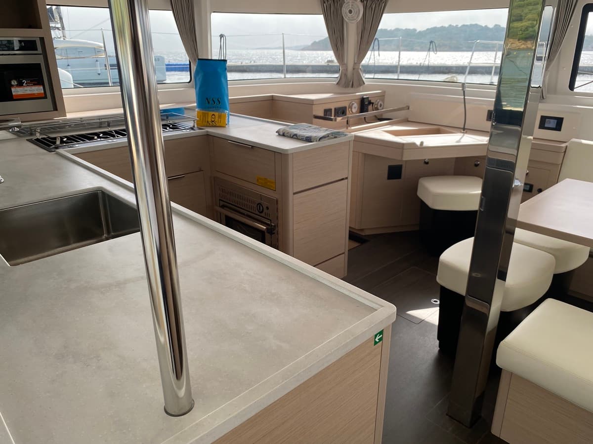 Lagoon 46  - photo 30