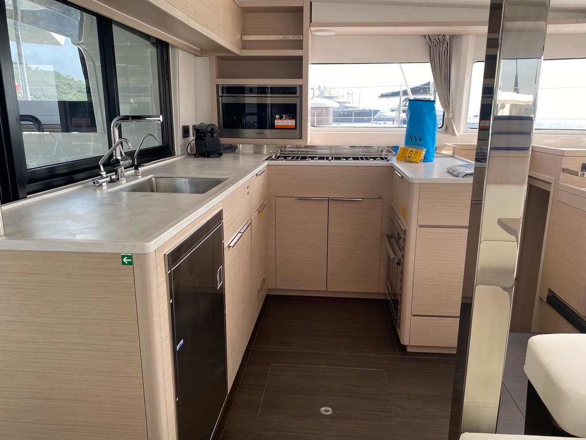 Lagoon 46  - photo 15