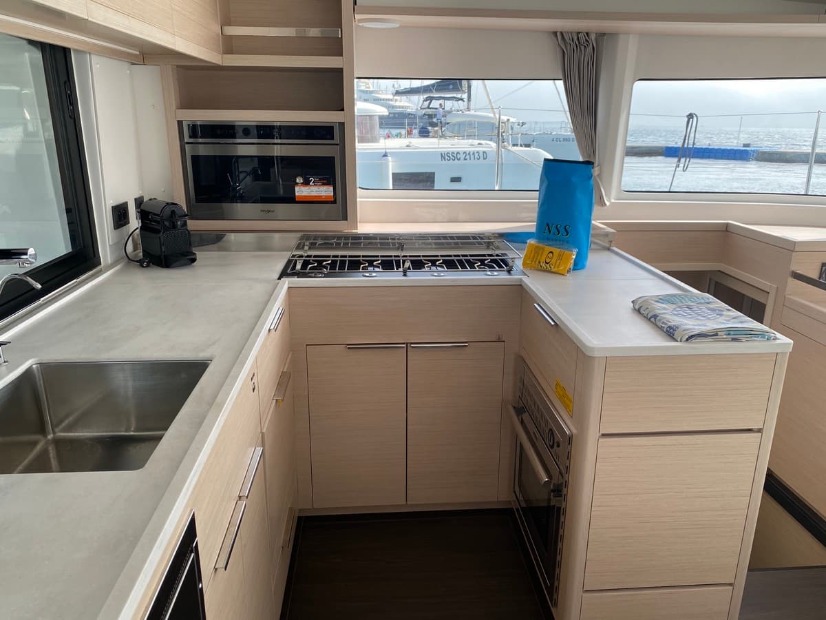 Lagoon 46  - photo 33