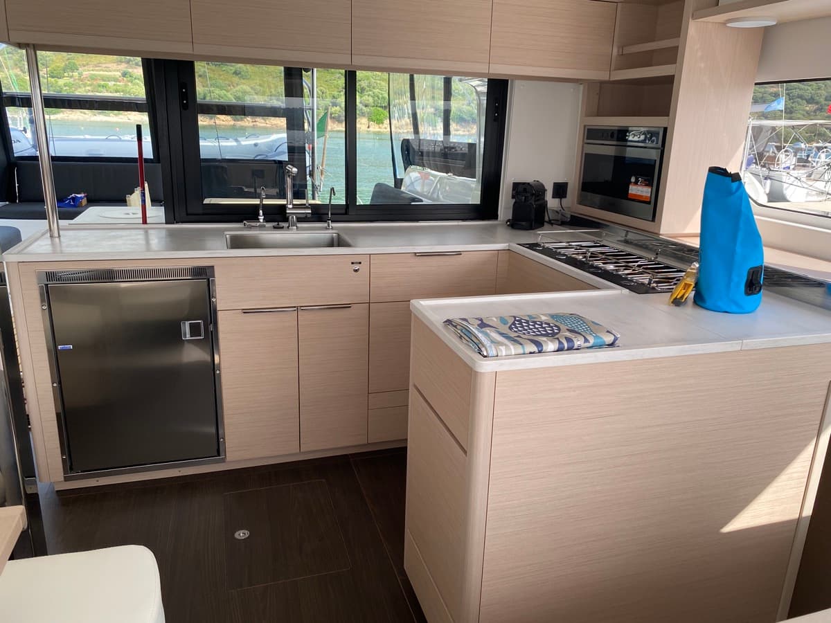 Lagoon 46  - photo 21