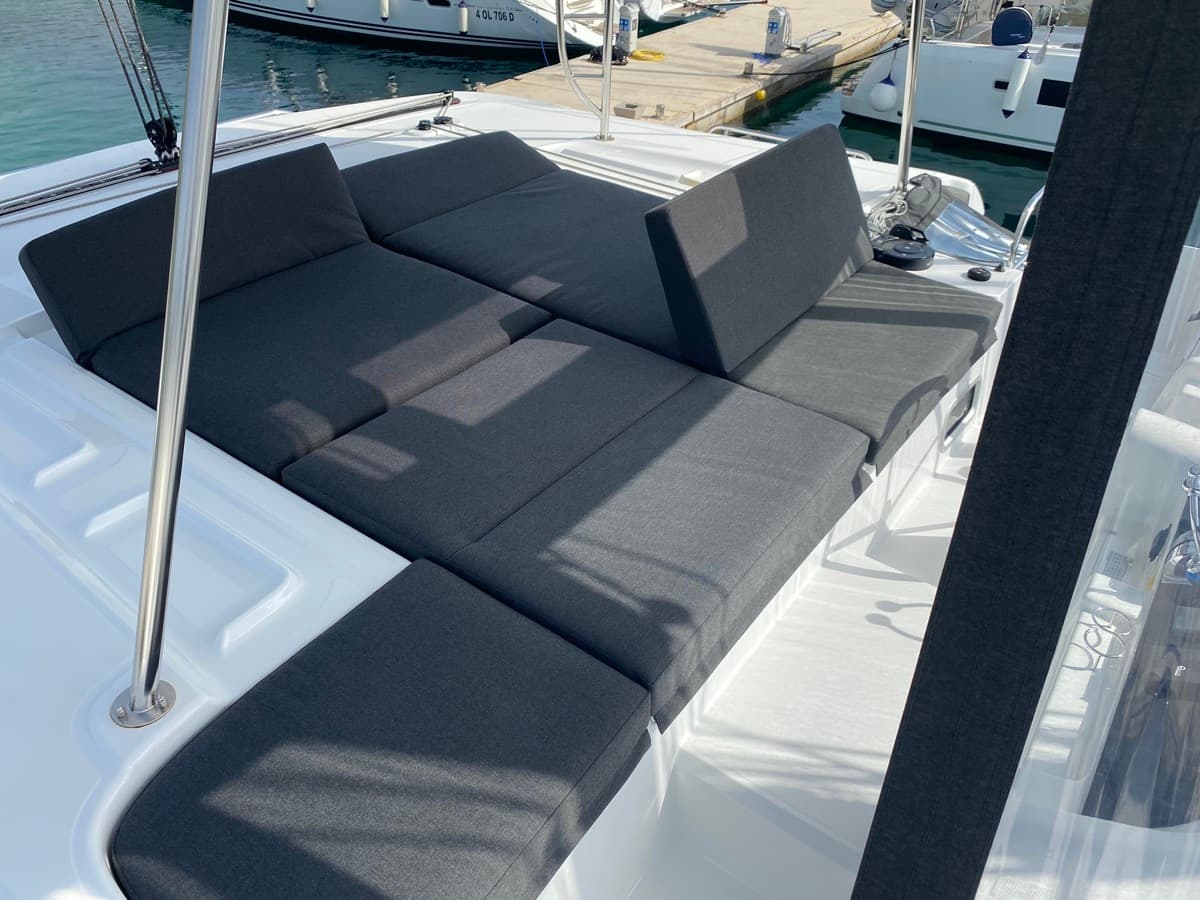 Lagoon 46  - photo 8