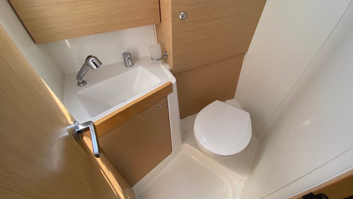 Oceanis 35.1 - photo 6