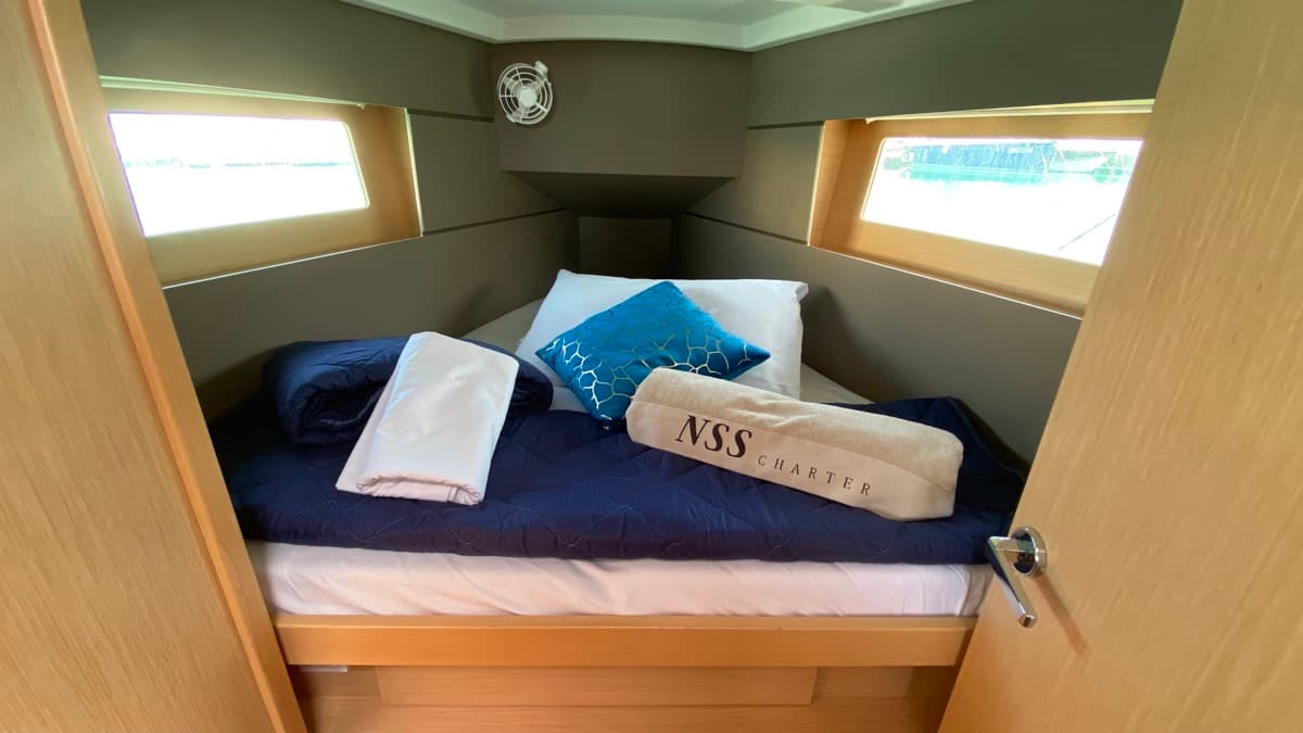 Oceanis 35.1 - photo 13