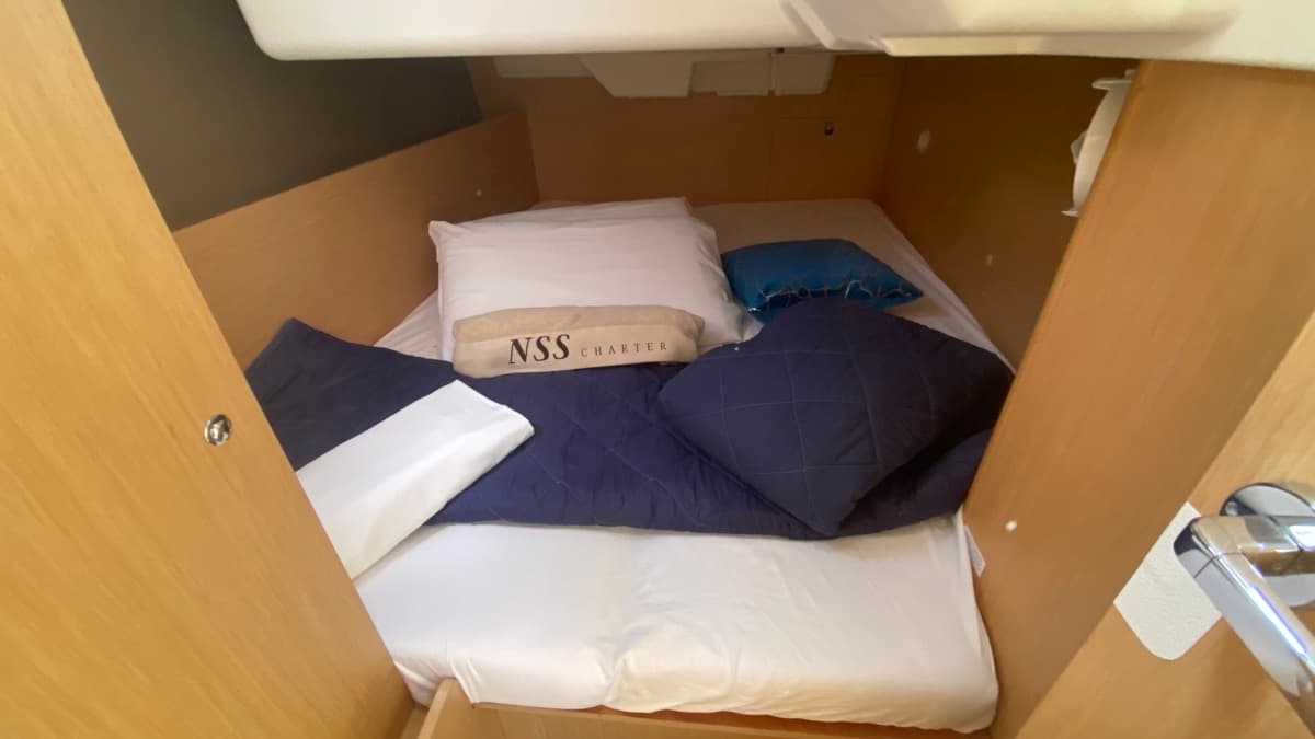 Oceanis 35.1 - photo 10