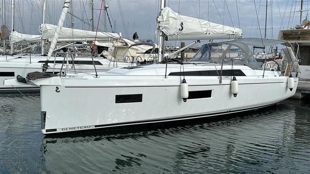 Oceanis 34.1 - photo 9