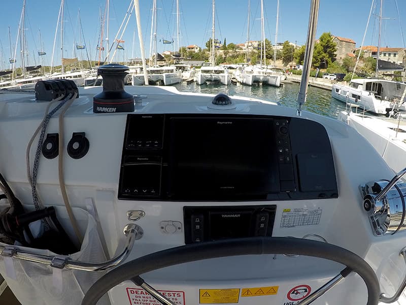 Lagoon 40 - photo 24