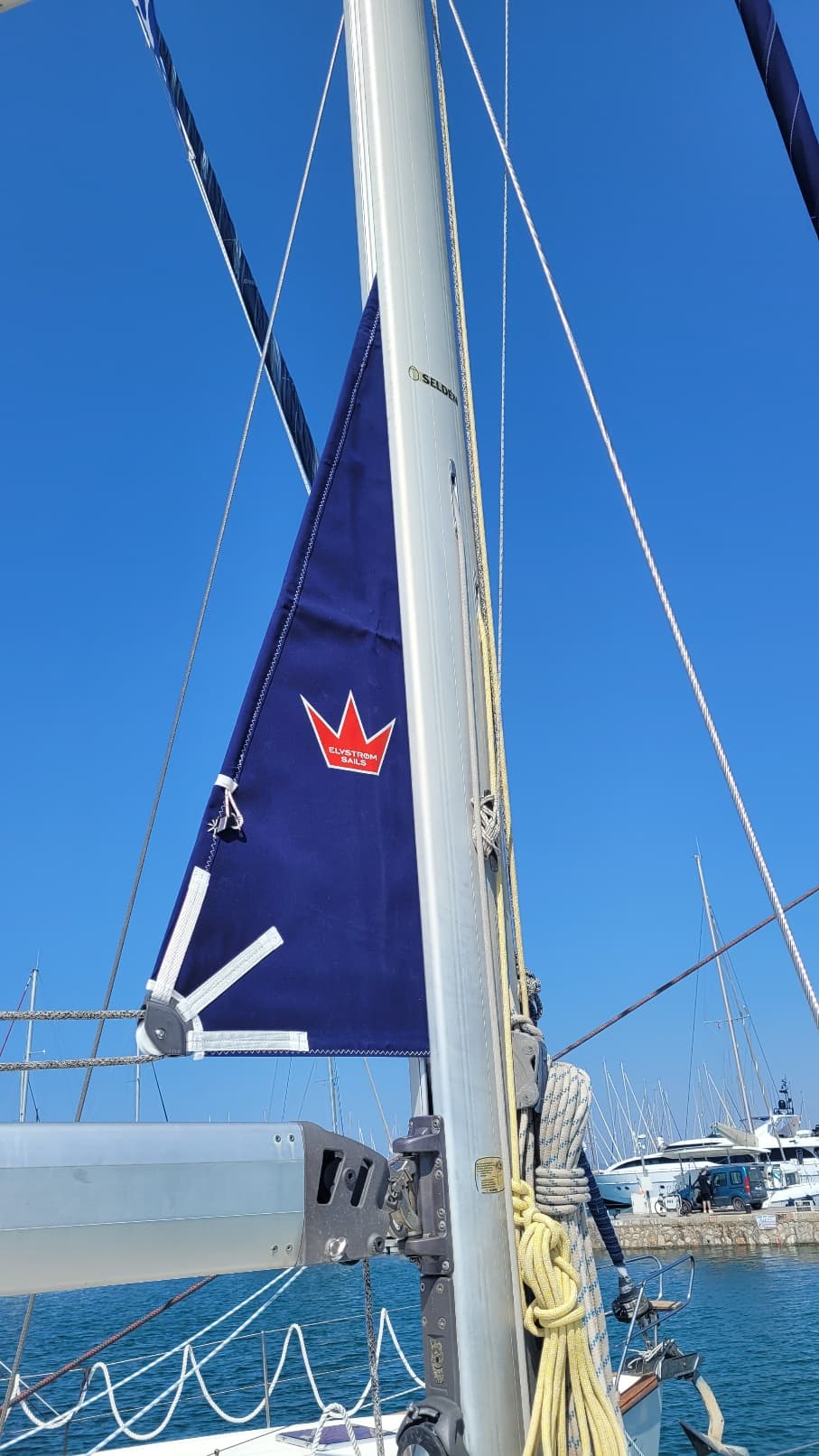 Bavaria 40 - photo 23