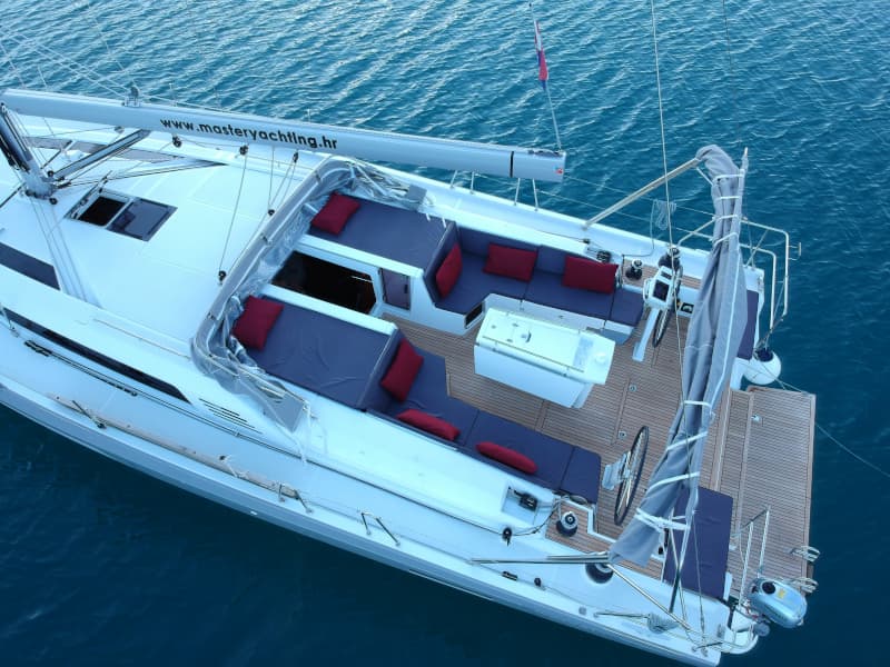 Oceanis 51.1 - photo 22