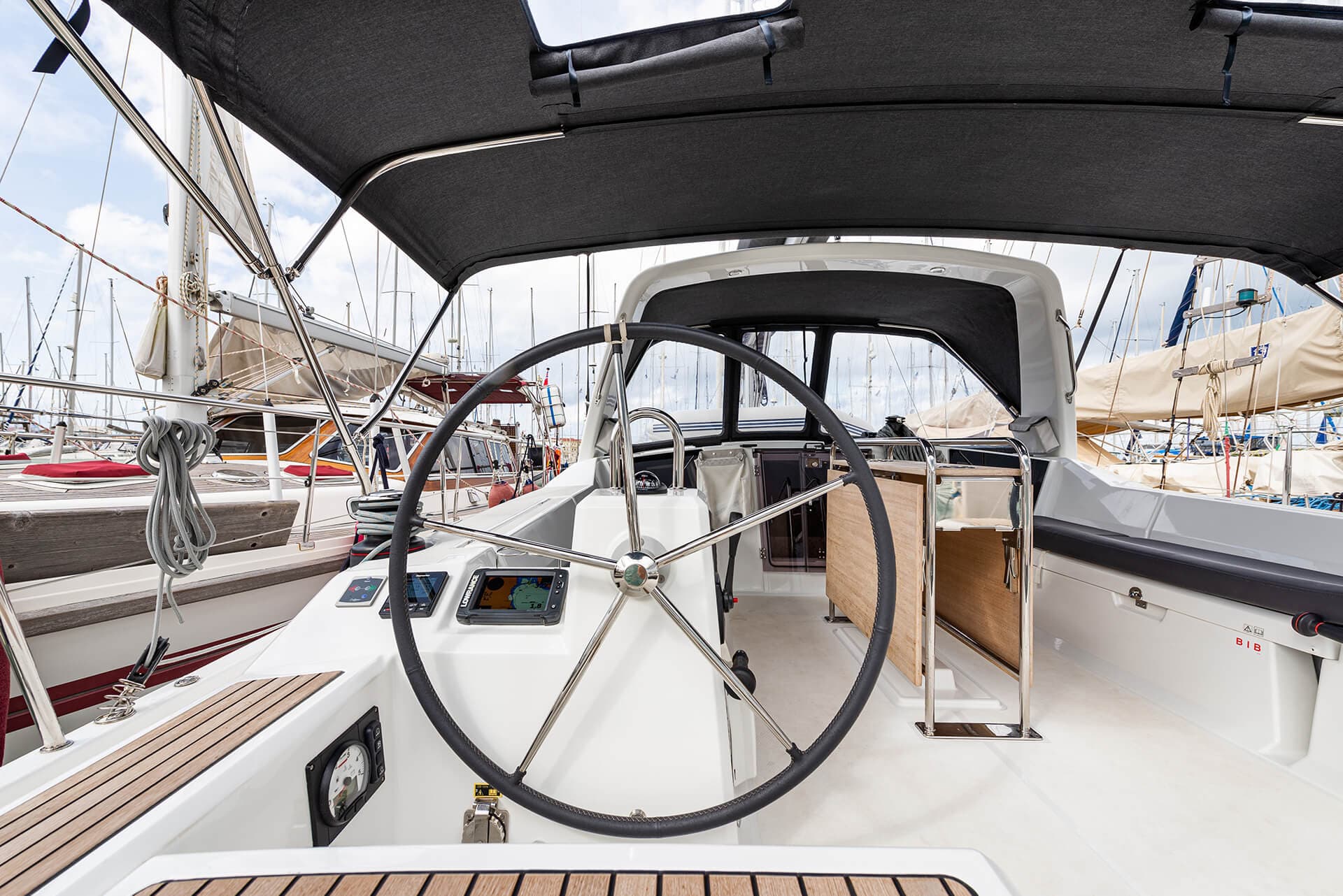 Oceanis 41.1 - photo 9