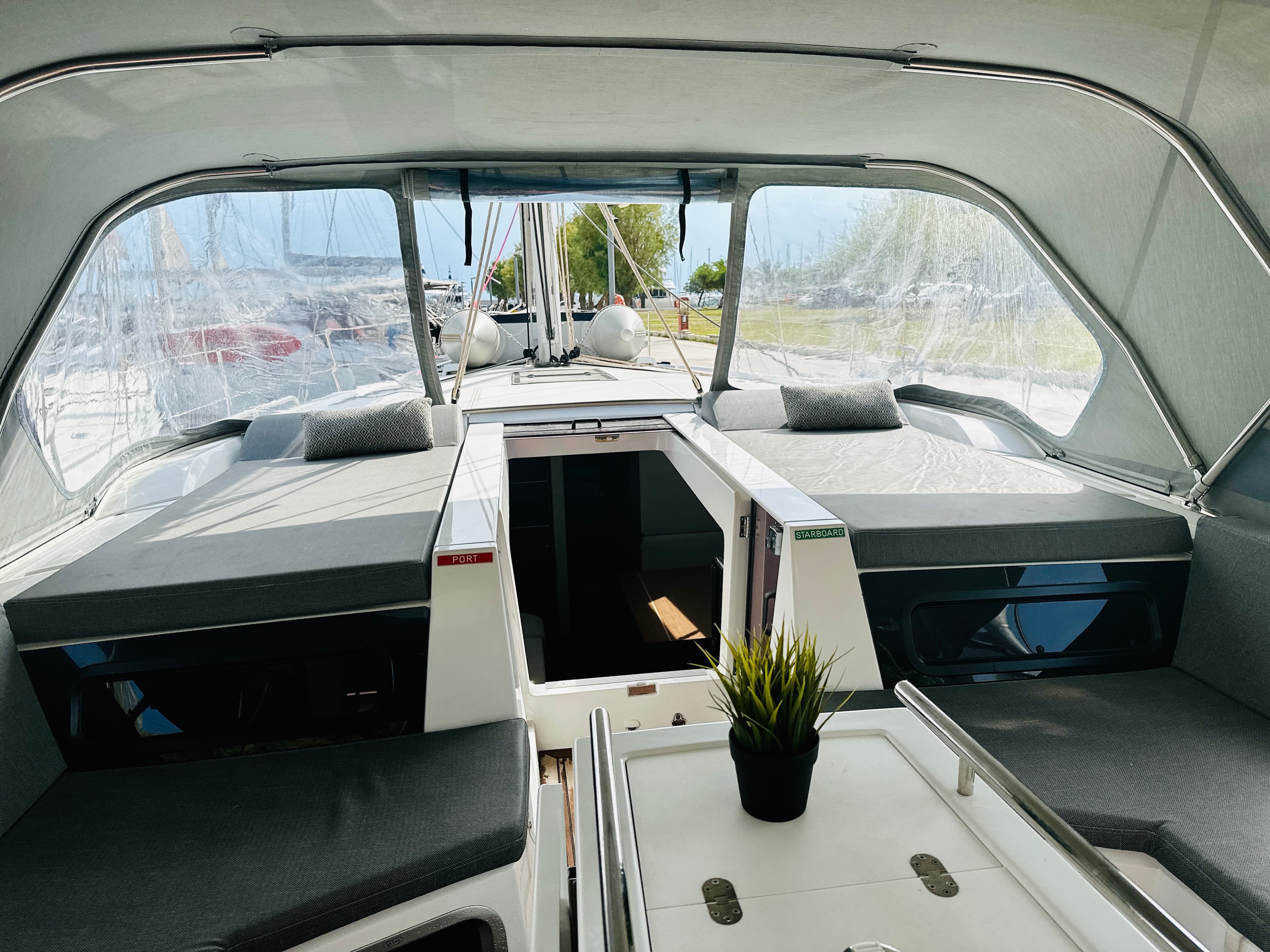 Oceanis 51.1 - photo 15