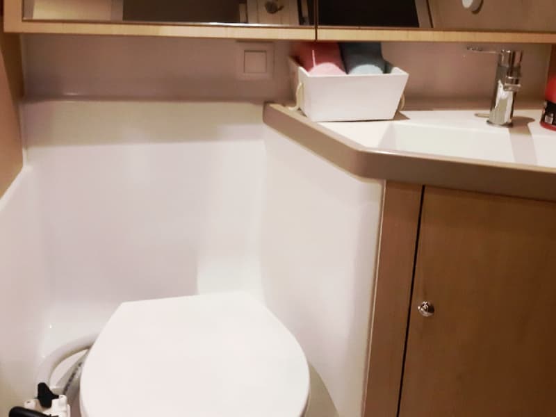 Oceanis 41.1 - photo 22