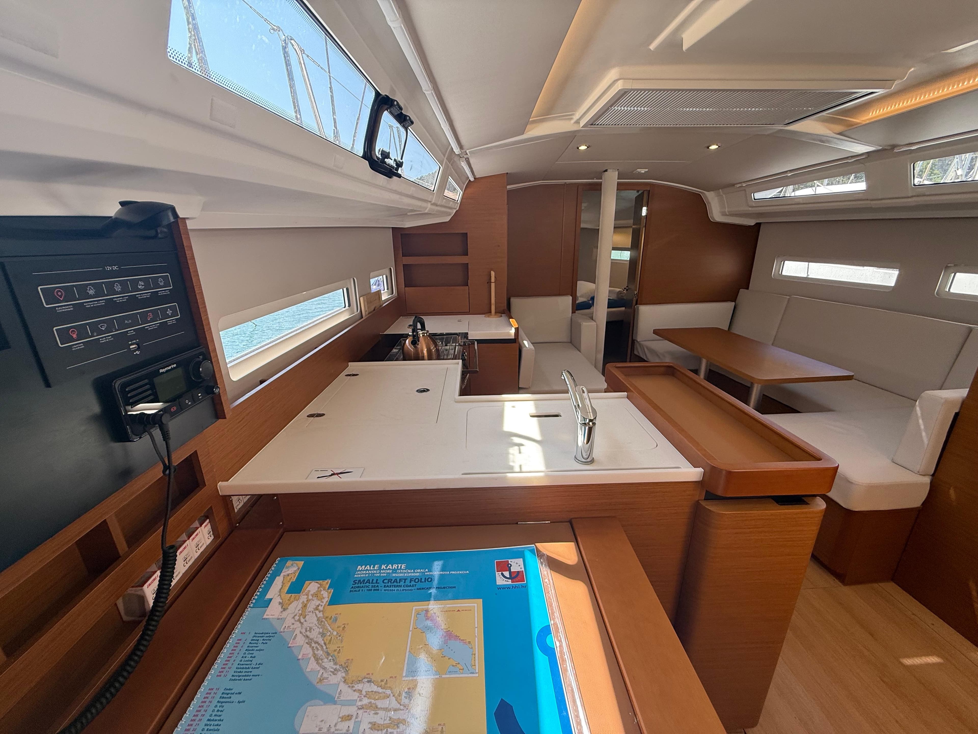 Sun Odyssey 410 - photo 17