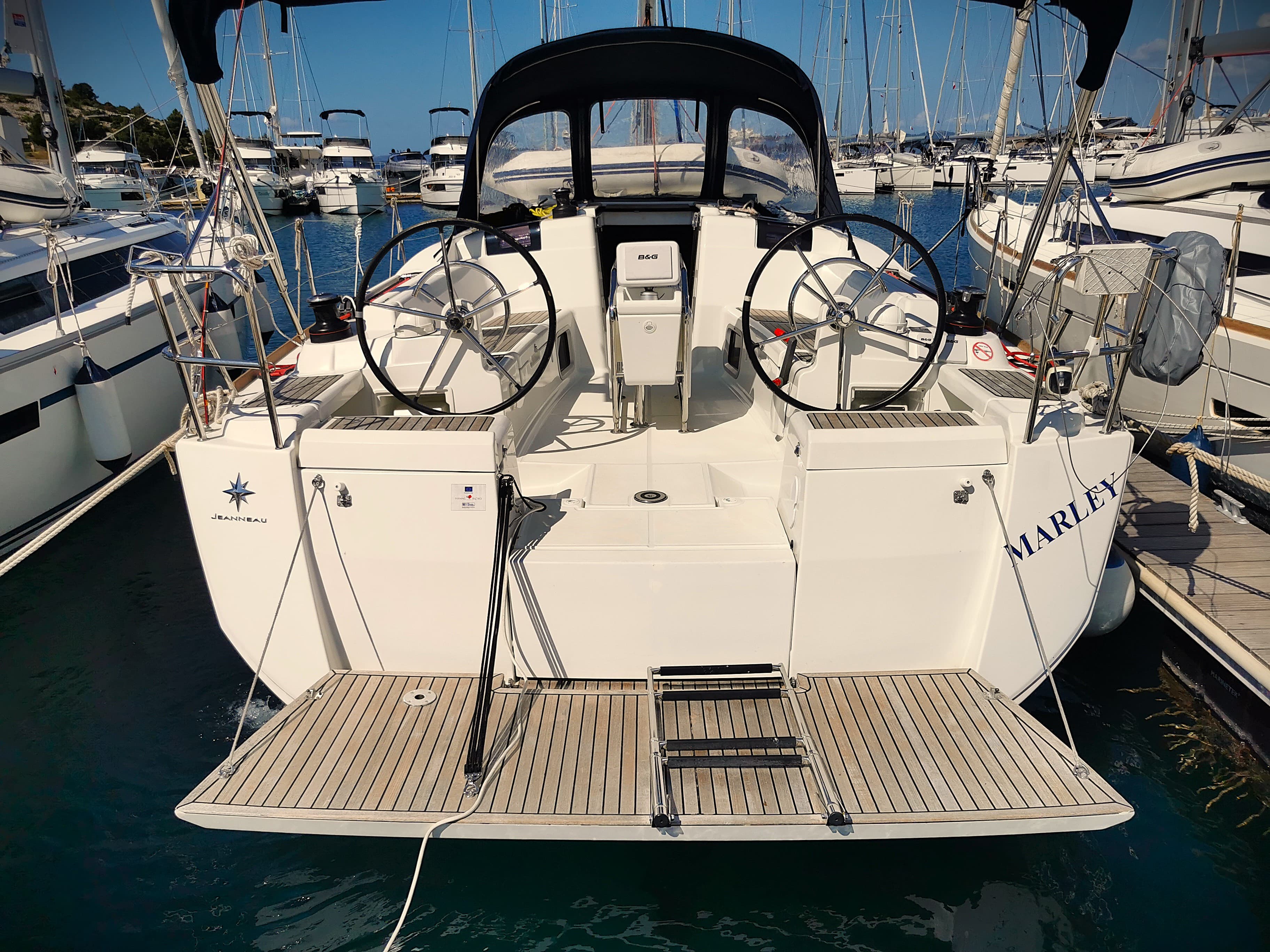 Sun Odyssey 419 - photo