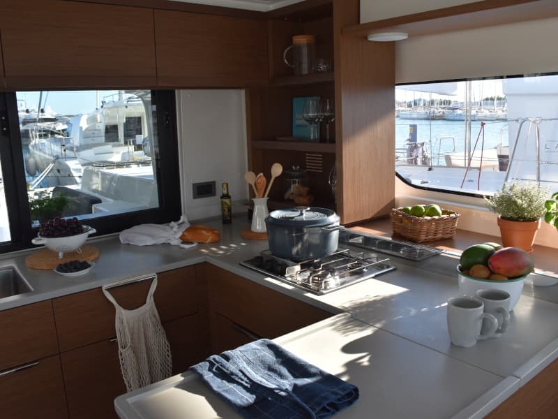 Lagoon 46  - photo 24