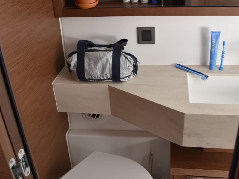 Lagoon 46  - photo 12