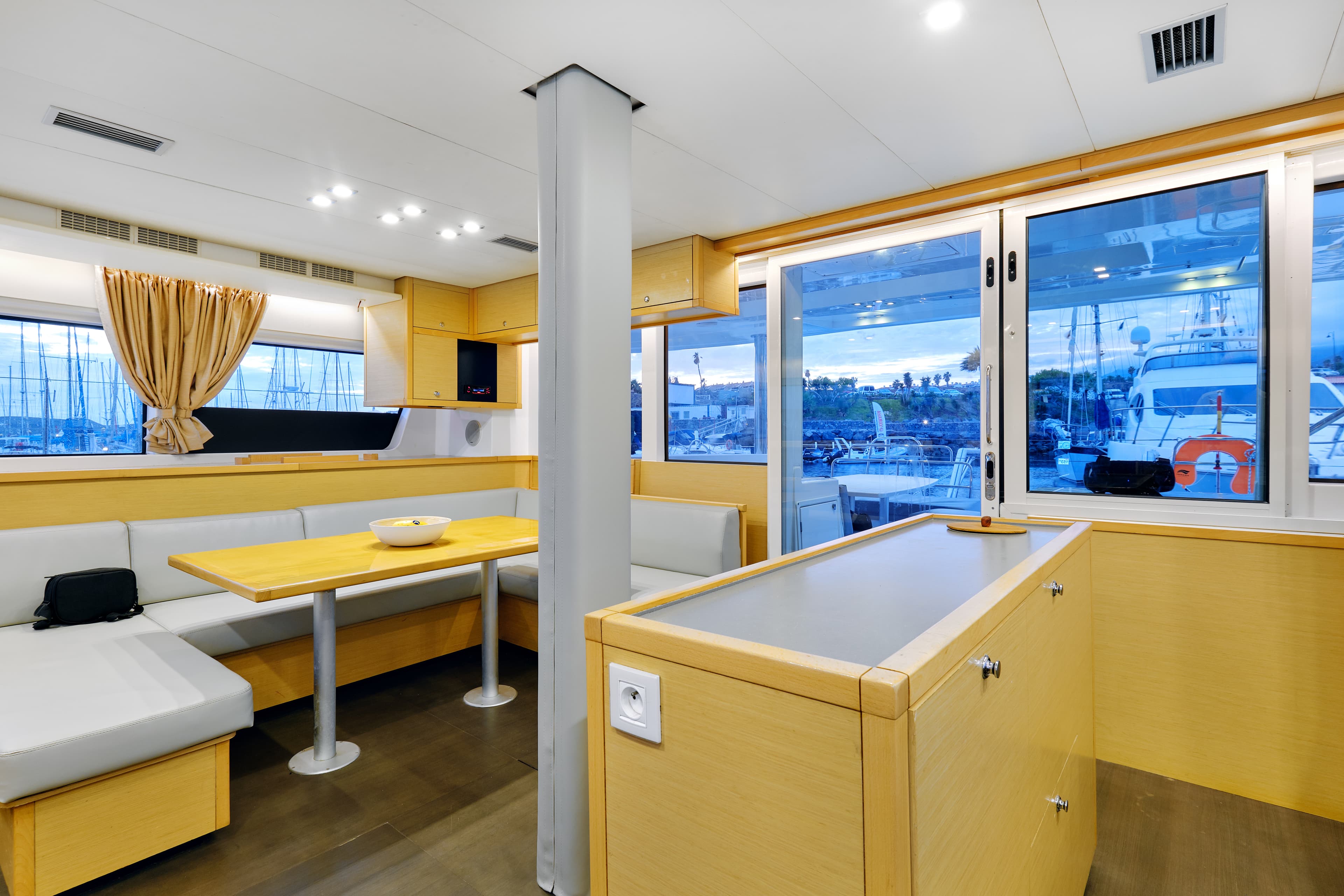 Lagoon 52F - photo 12