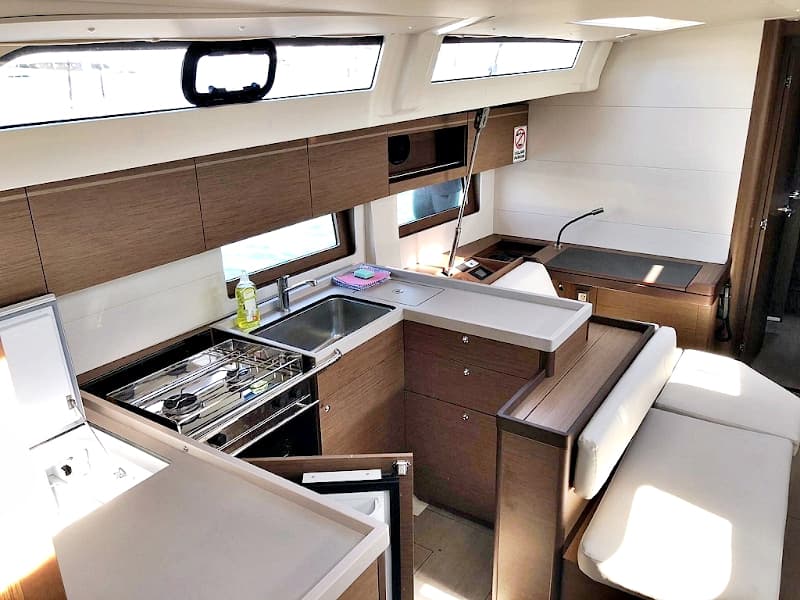 Oceanis 51.1 - photo 23