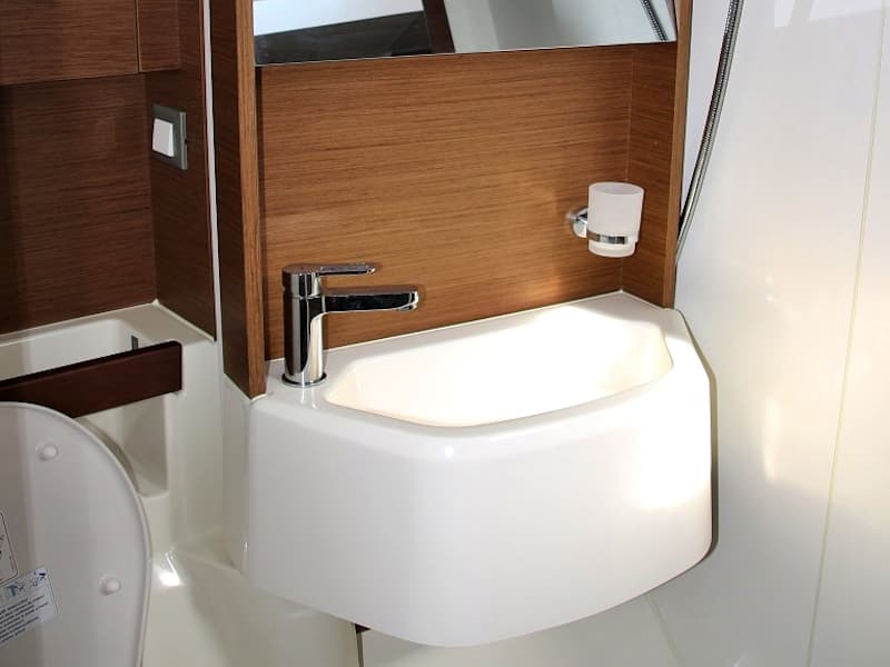 Oceanis 51.1 - photo 18