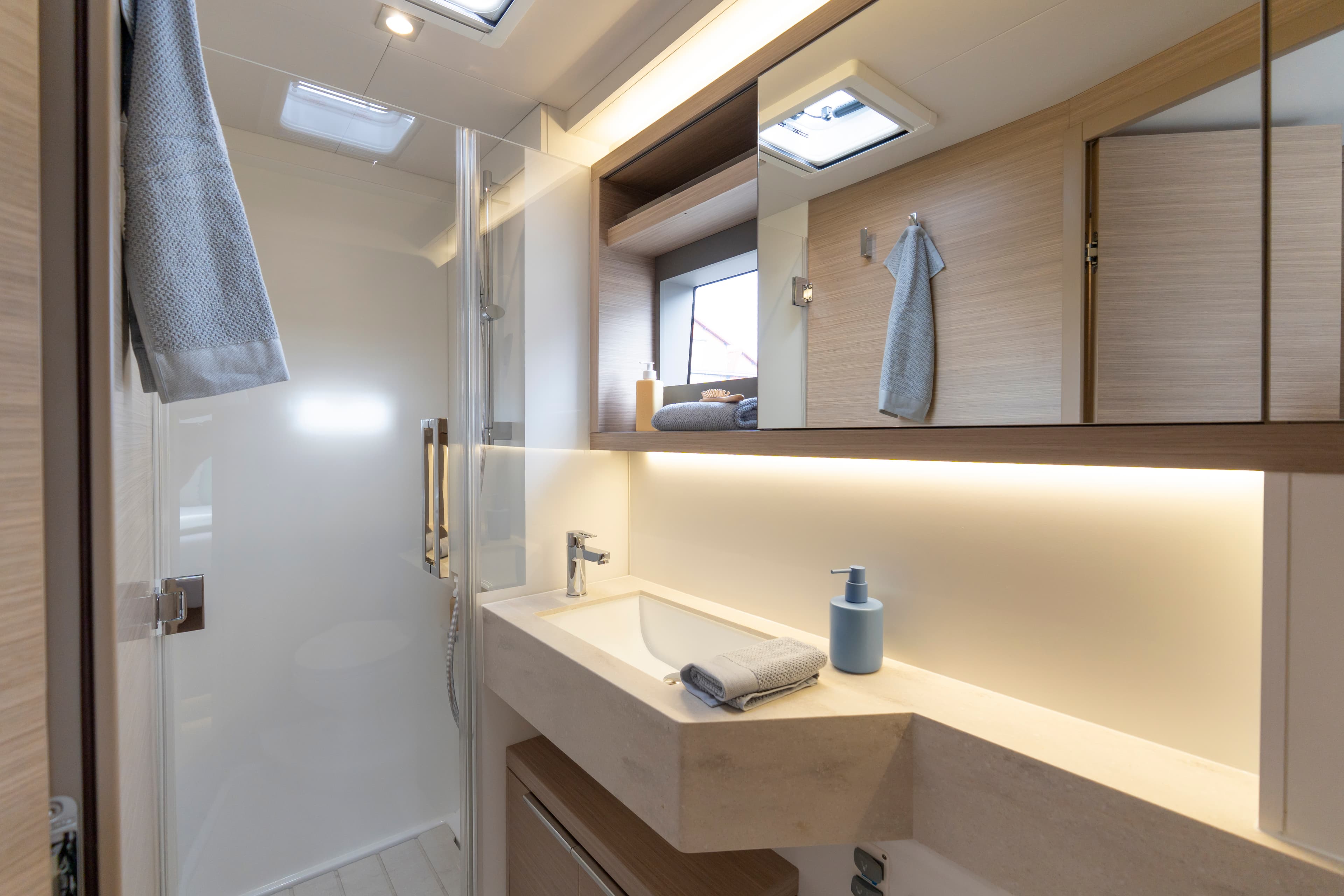 Lagoon 51 - photo 11