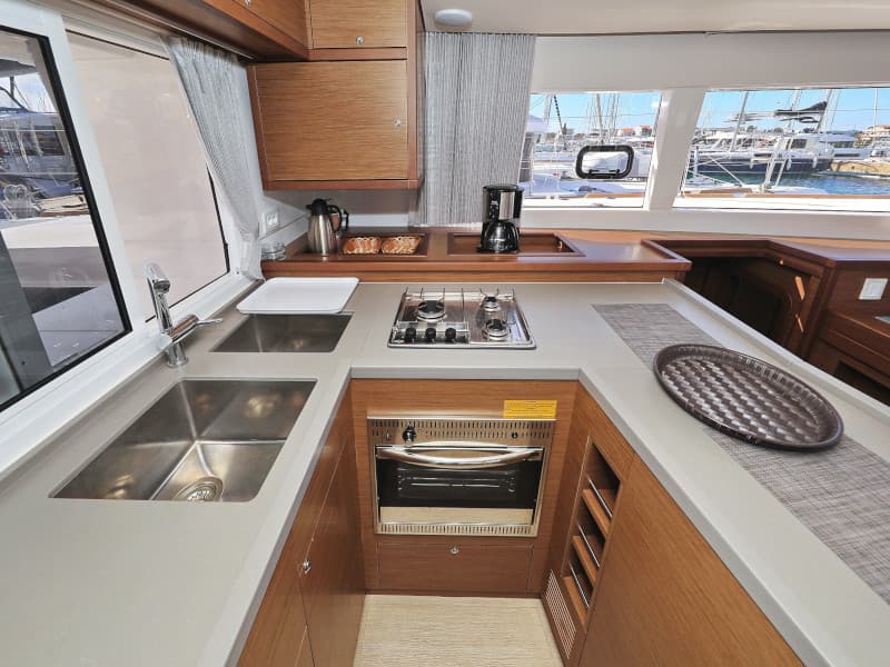 Lagoon 450 - photo 18