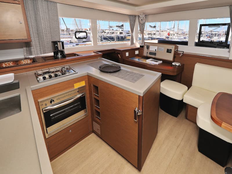 Lagoon 450 - photo 31